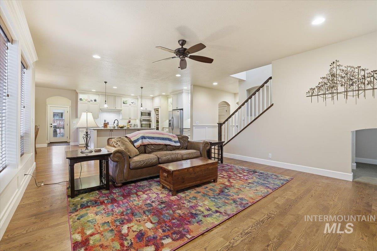 579 W Gable St, Meridian, Idaho 83646, 5 Bedrooms, 3 Bathrooms, Residential For Sale, Price $890,000,MLS 98976126