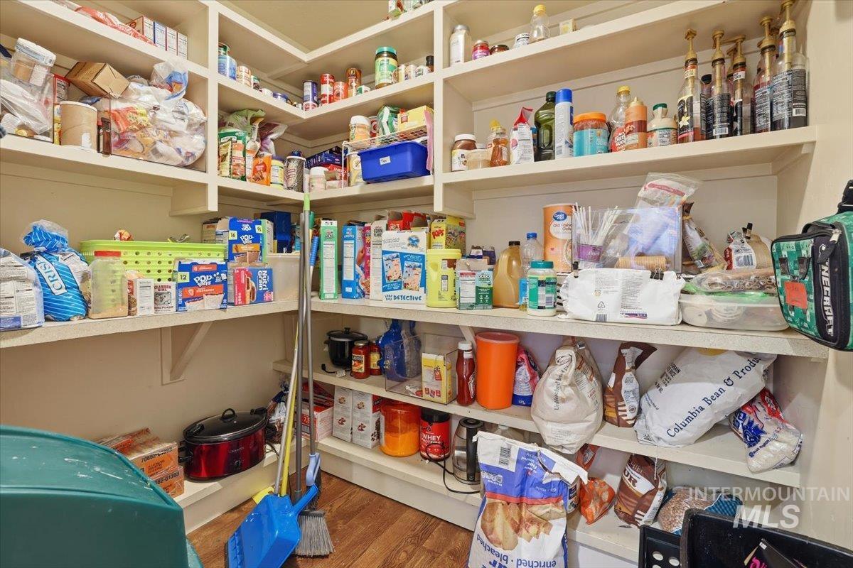 579 W Gable St, Meridian, Idaho 83646, 5 Bedrooms, 3 Bathrooms, Residential For Sale, Price $890,000,MLS 98976126