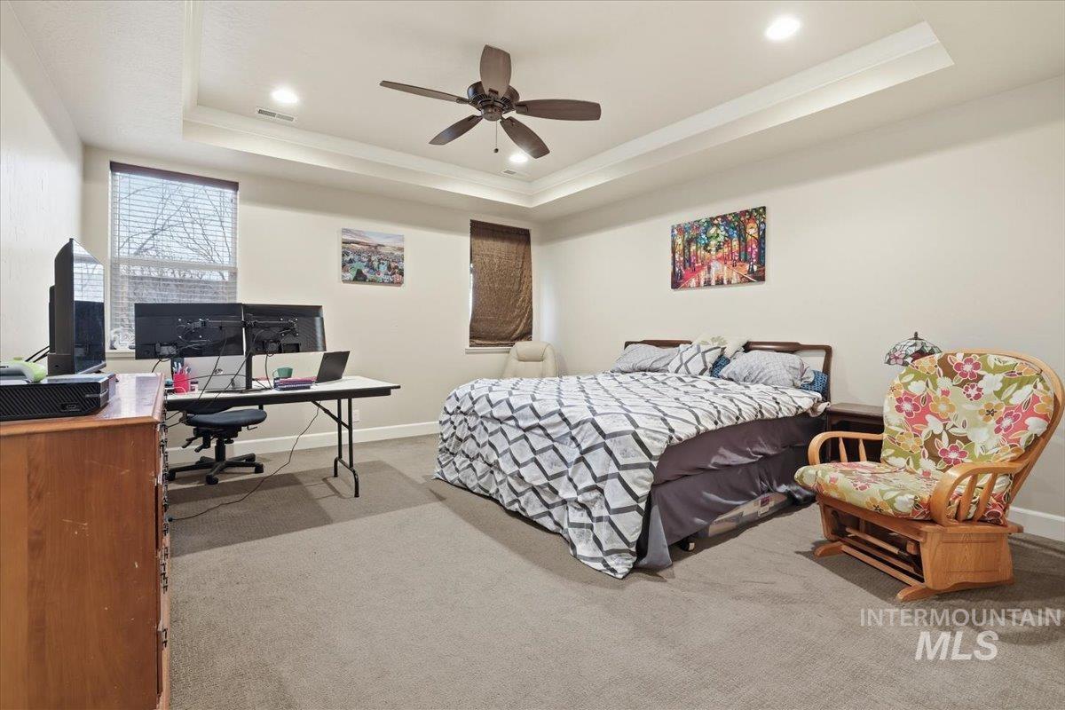 579 W Gable St, Meridian, Idaho 83646, 5 Bedrooms, 3 Bathrooms, Residential For Sale, Price $890,000,MLS 98976126