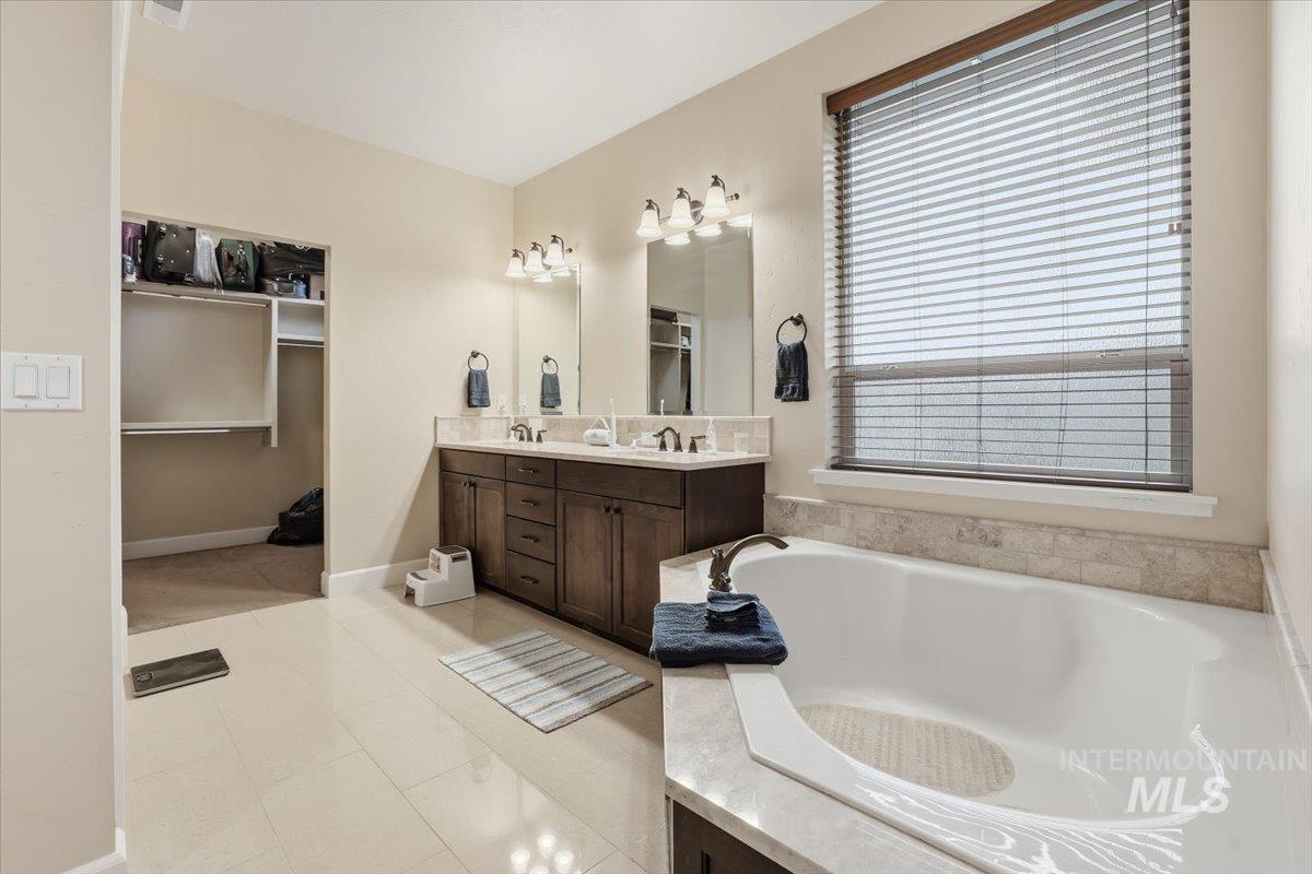 579 W Gable St, Meridian, Idaho 83646, 5 Bedrooms, 3 Bathrooms, Residential For Sale, Price $890,000,MLS 98976126