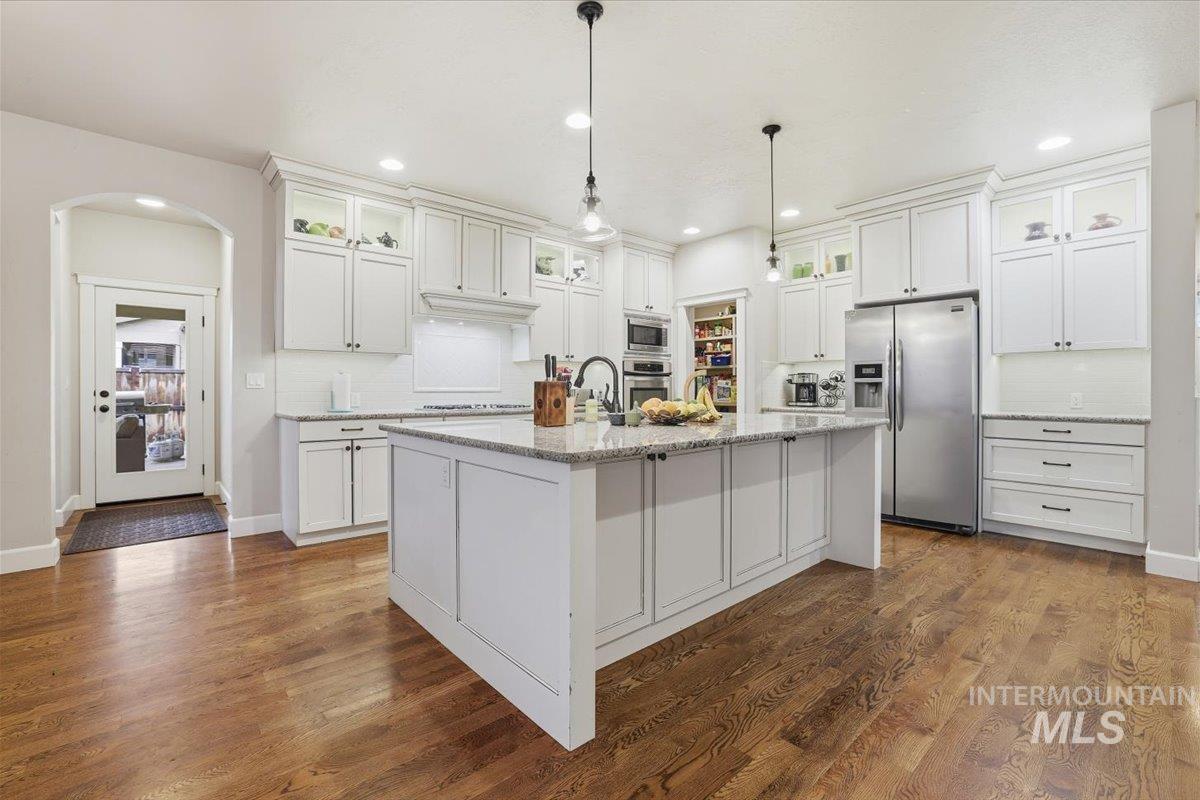 579 W Gable St, Meridian, Idaho 83646, 5 Bedrooms, 3 Bathrooms, Residential For Sale, Price $890,000,MLS 98976126