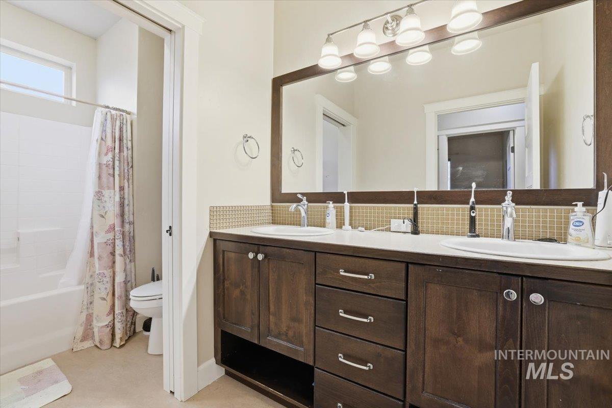 579 W Gable St, Meridian, Idaho 83646, 5 Bedrooms, 3 Bathrooms, Residential For Sale, Price $890,000,MLS 98976126