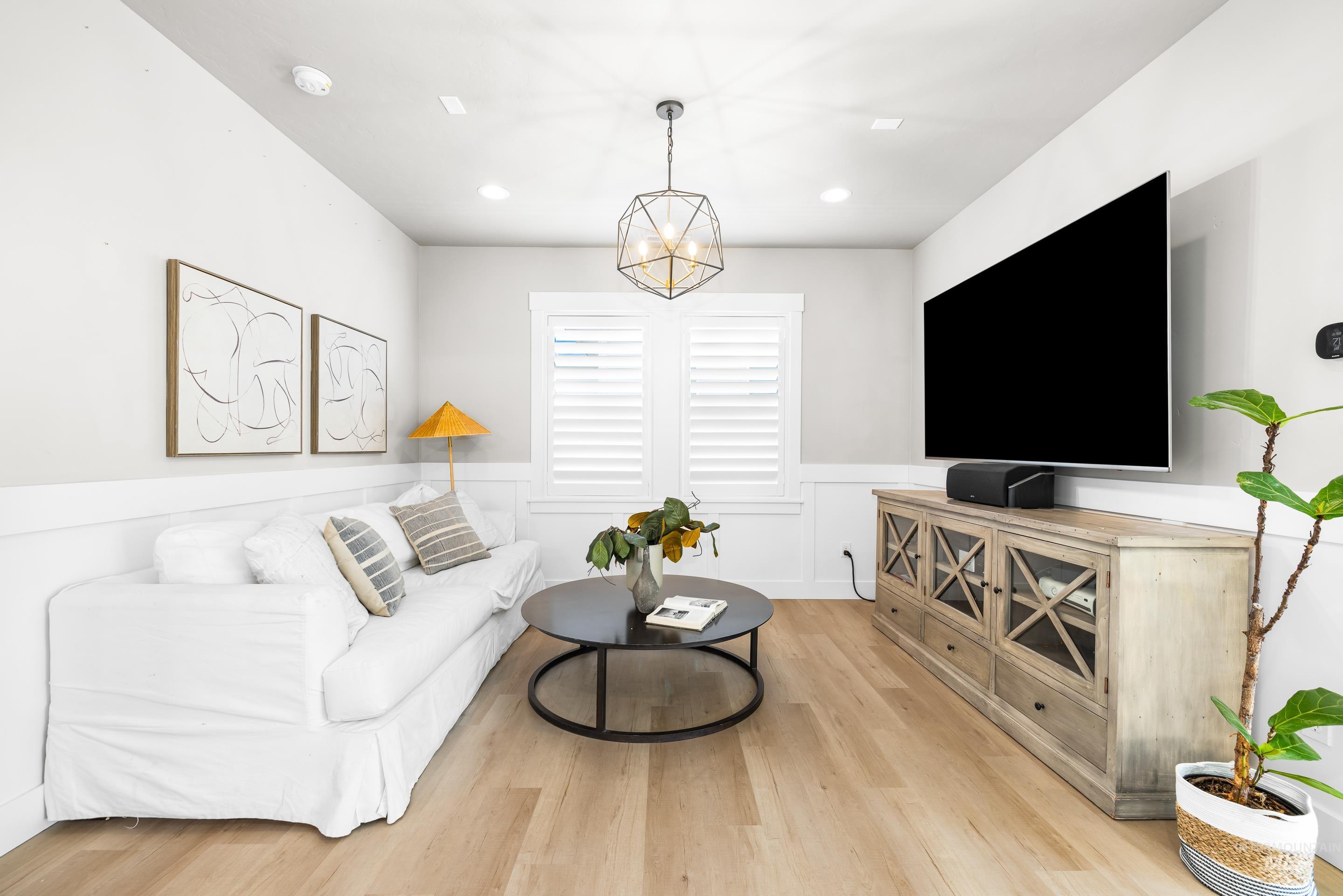 7997 W Suttle Lake Drive, Boise, Idaho 83714, 4 Bedrooms, 4.5 Bathrooms, Residential Income For Sale, Price $1,249,000, 98976127