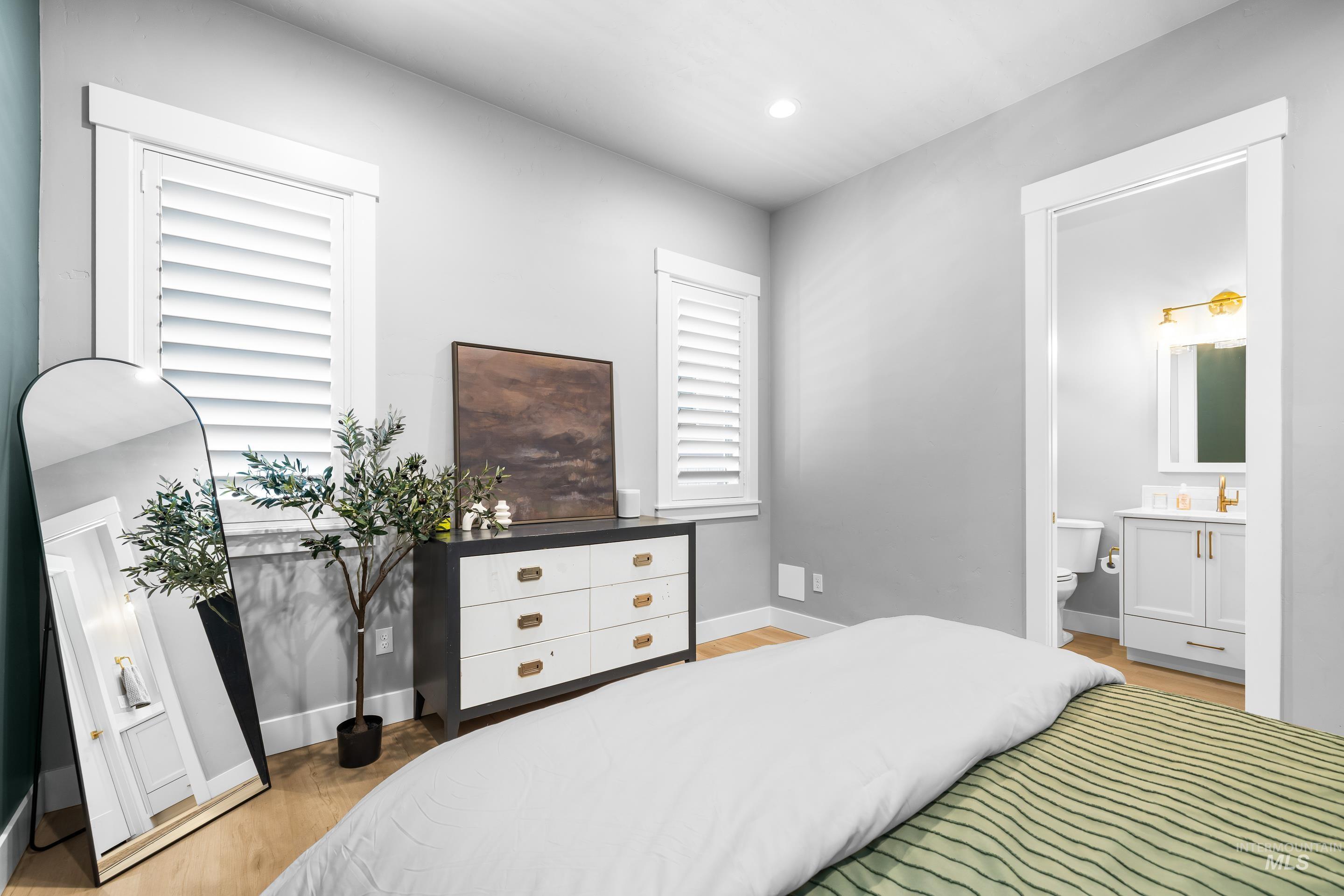 7997 W Suttle Lake Drive, Boise, Idaho 83714, 4 Bedrooms, 4.5 Bathrooms, Residential Income For Sale, Price $1,249,000, 98976127