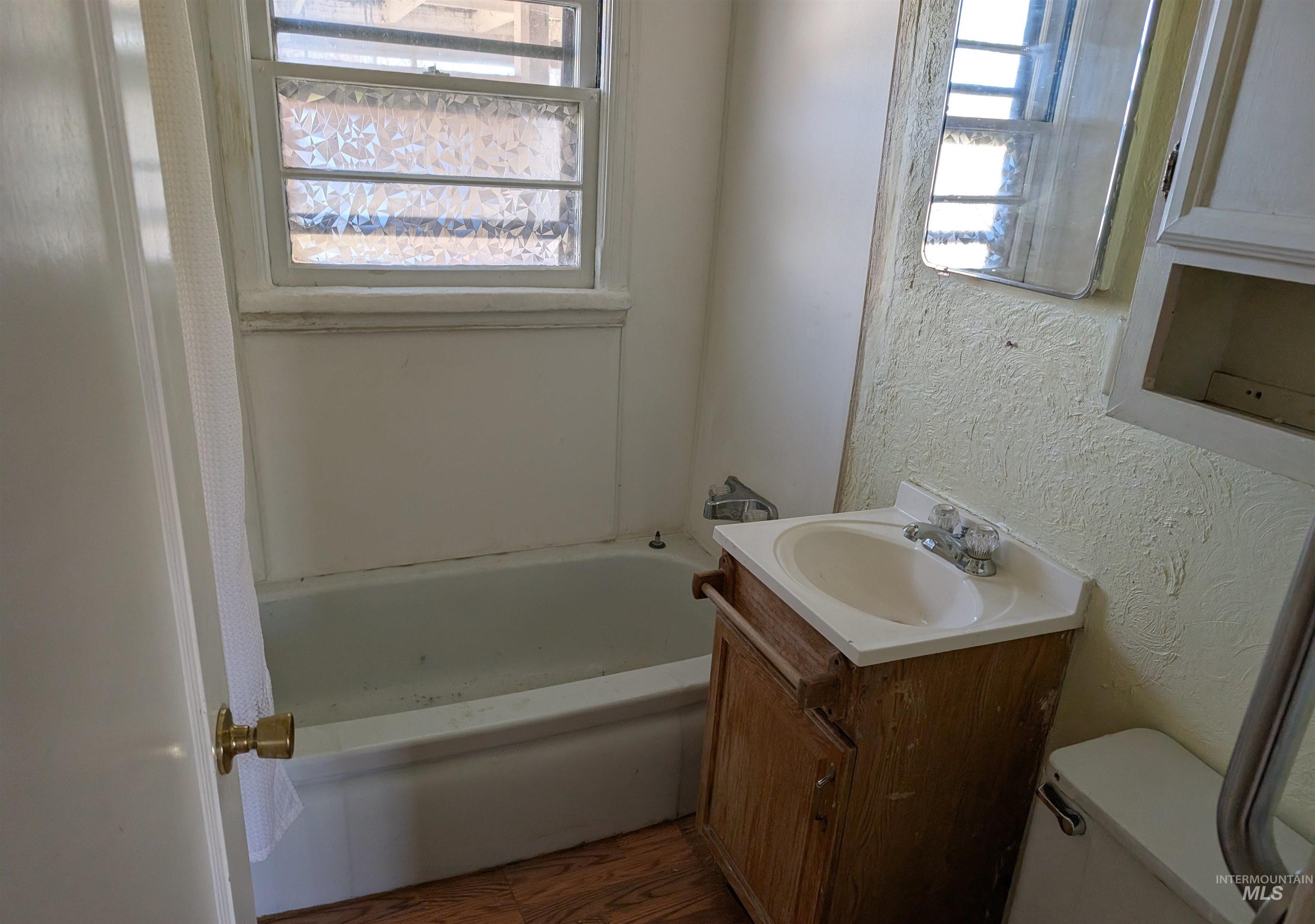 616 S Olive, Nampa, Idaho 83686, 2 Bedrooms, 1 Bathroom, Residential For Sale, Price $214,900, 98976128