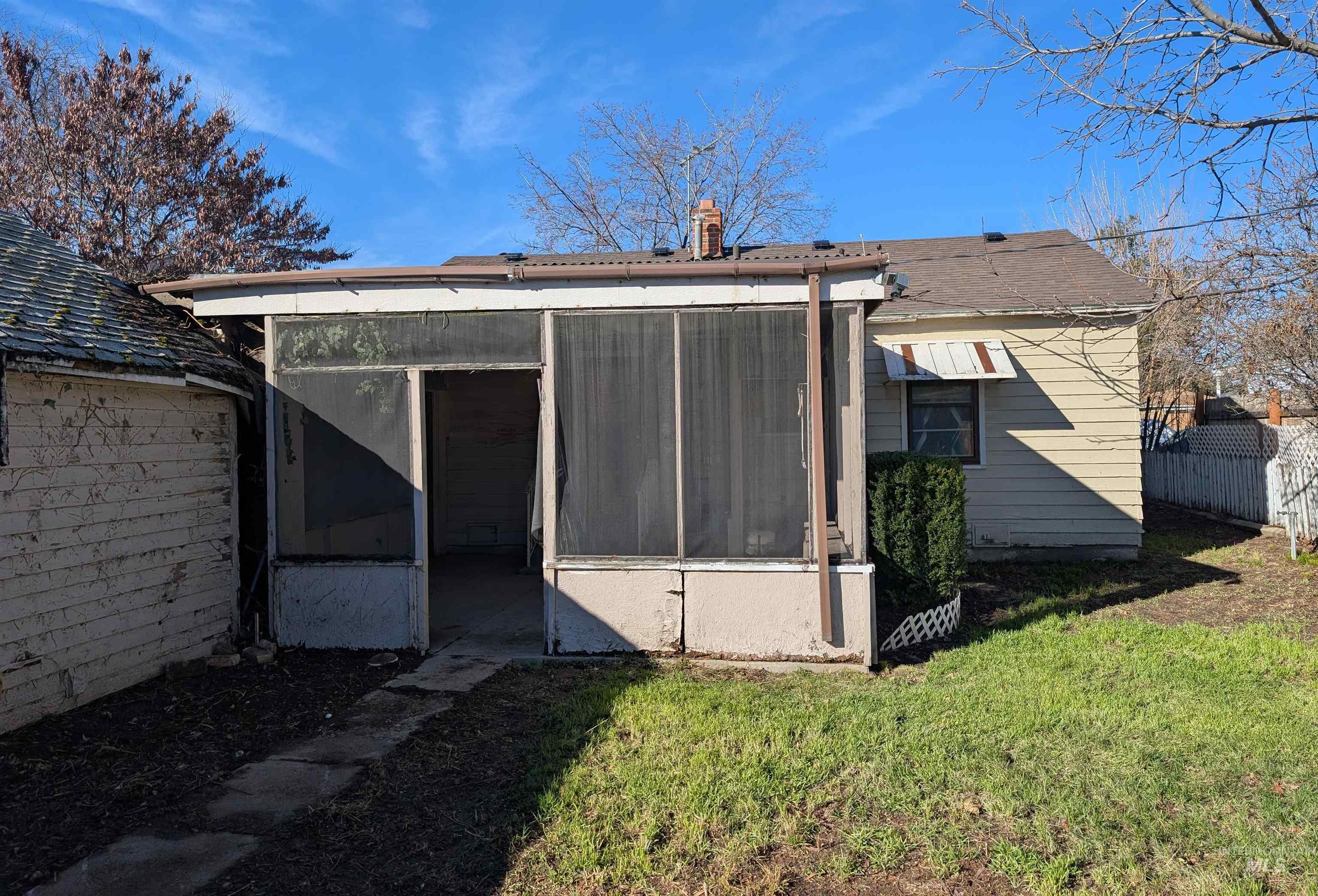 616 S Olive, Nampa, Idaho 83686, 2 Bedrooms, 1 Bathroom, Residential For Sale, Price $214,900, 98976128