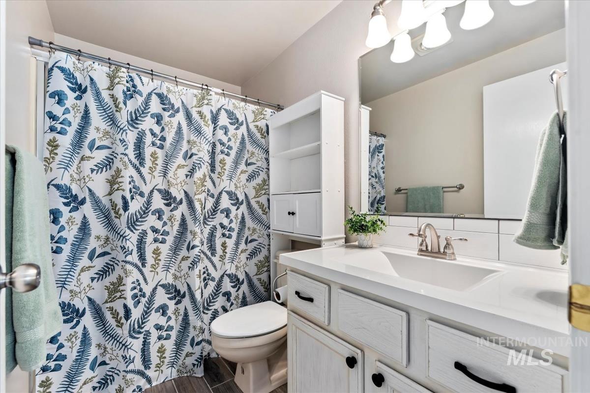 1680 Fairway, Mountain Home, Idaho 83647, 4 Bedrooms, 2.5 Bathrooms, Residential For Sale, Price $499,000,MLS 98976129