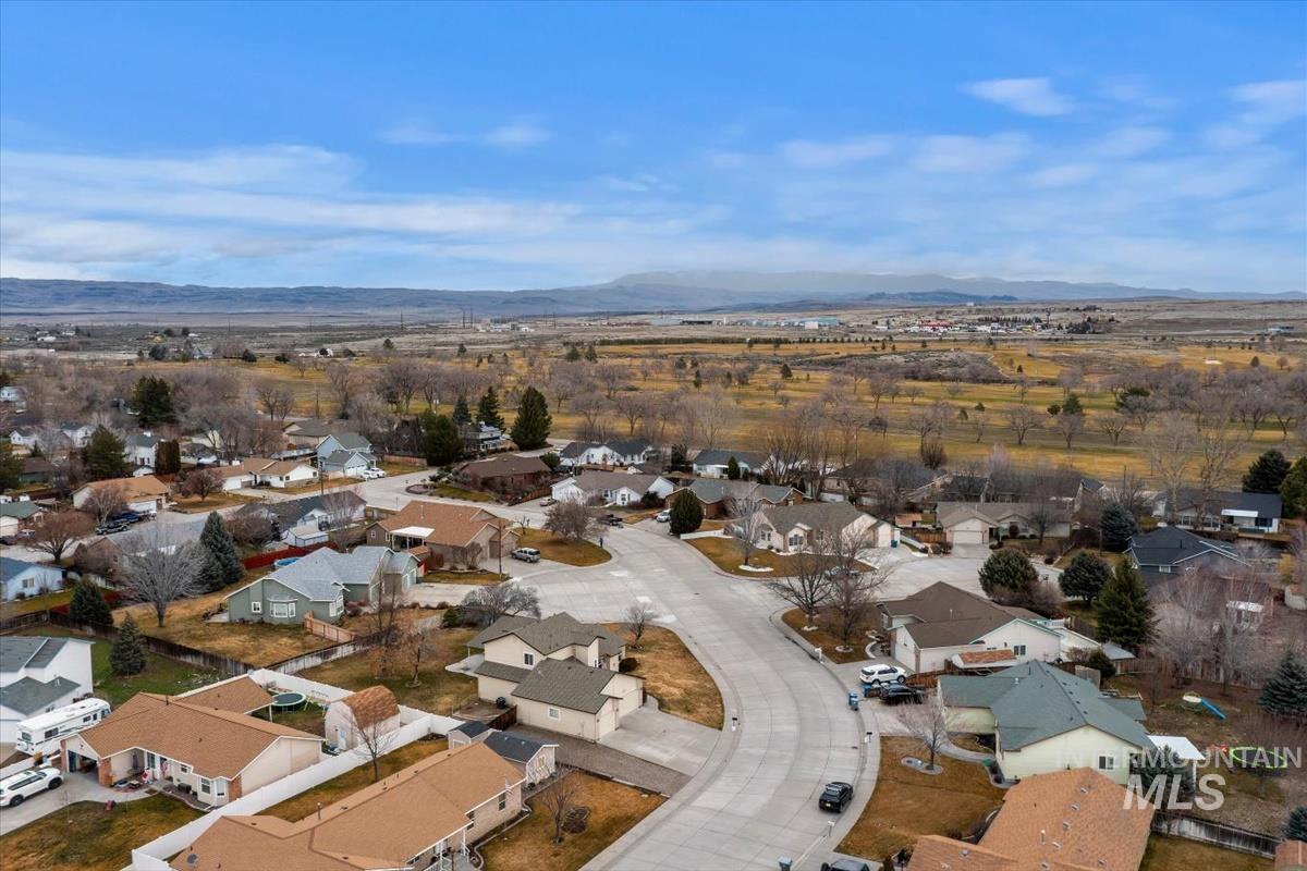 1680 Fairway, Mountain Home, Idaho 83647, 4 Bedrooms, 2.5 Bathrooms, Residential For Sale, Price $499,000,MLS 98976129