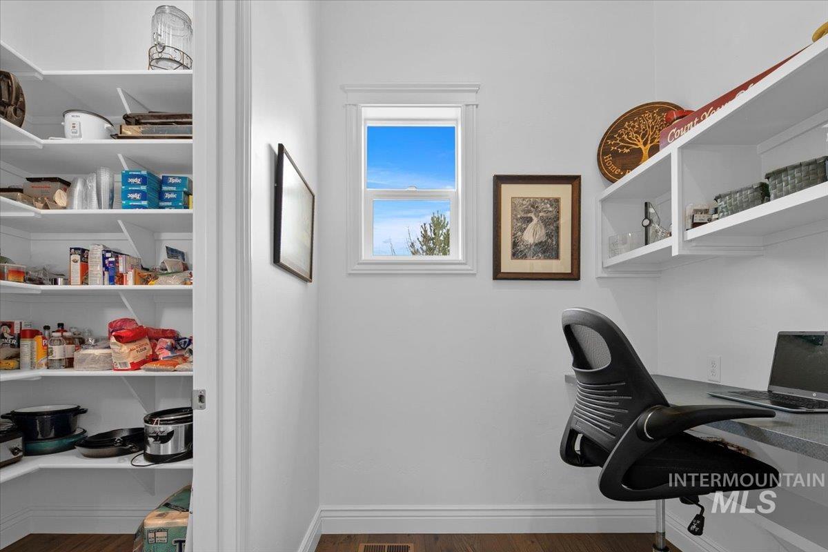 7105 N Pinseeker Pl, Meridian, Idaho 83646, 4 Bedrooms, 3 Bathrooms, Residential For Sale, Price $1,368,000, 98976130