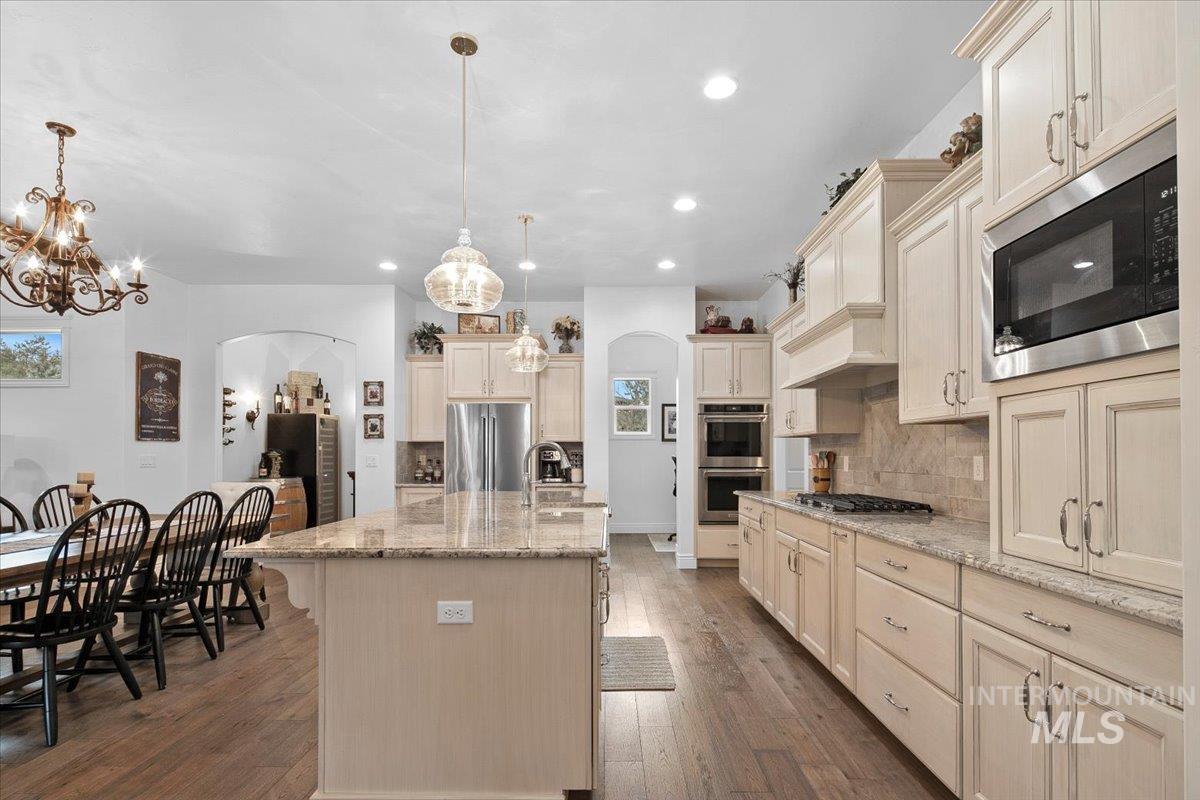 7105 N Pinseeker Pl, Meridian, Idaho 83646, 4 Bedrooms, 3 Bathrooms, Residential For Sale, Price $1,368,000, 98976130