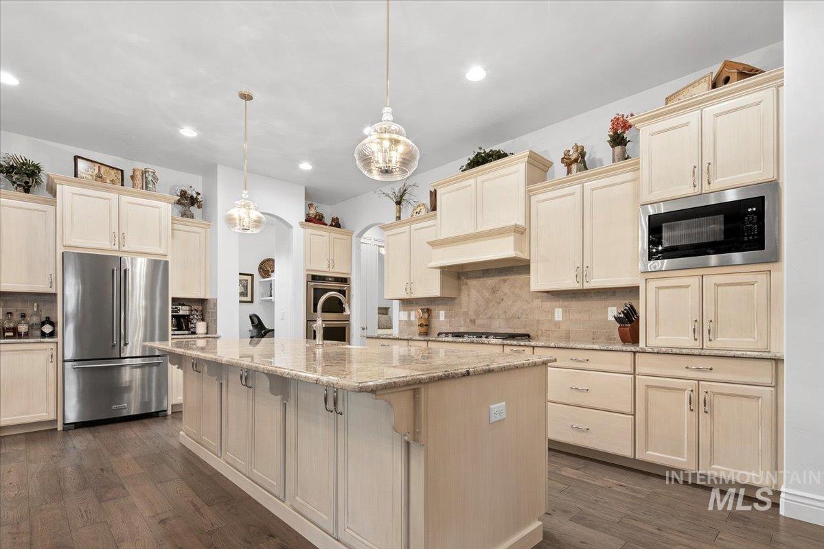 7105 N Pinseeker Pl, Meridian, Idaho 83646, 4 Bedrooms, 3 Bathrooms, Residential For Sale, Price $1,368,000, 98976130