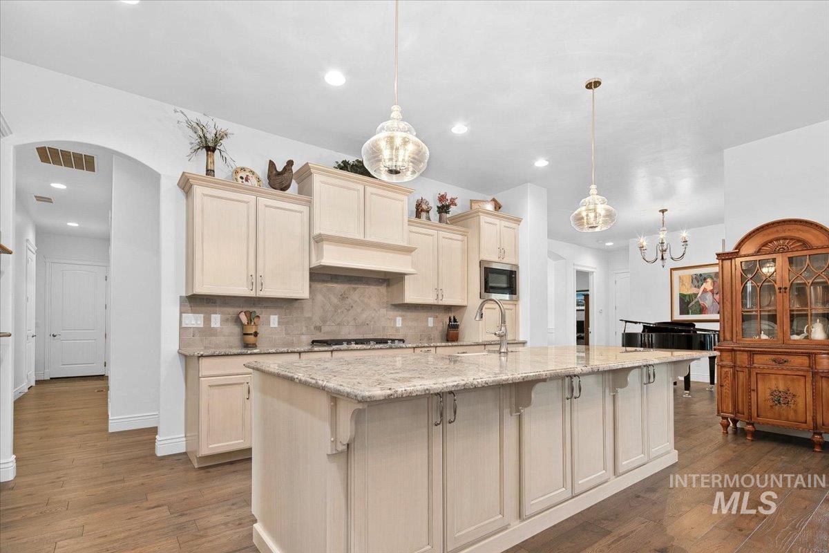 7105 N Pinseeker Pl, Meridian, Idaho 83646, 4 Bedrooms, 3 Bathrooms, Residential For Sale, Price $1,368,000, 98976130