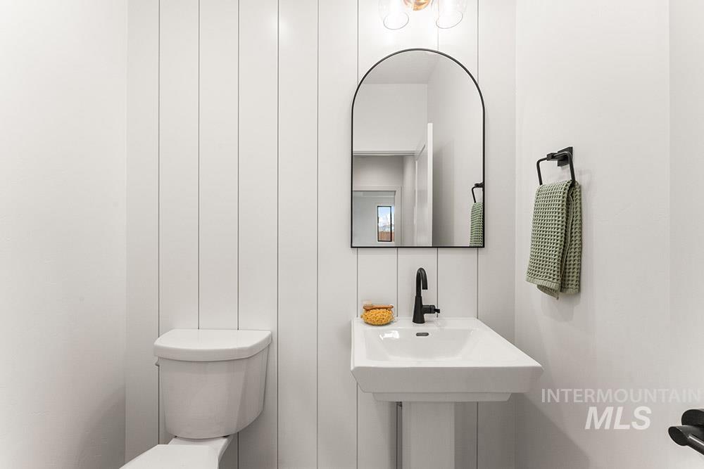 1049 N Gracie Ave, Eagle, Idaho 83616, 4 Bedrooms, 3.5 Bathrooms, Residential For Sale, Price $1,199,000, 98976131