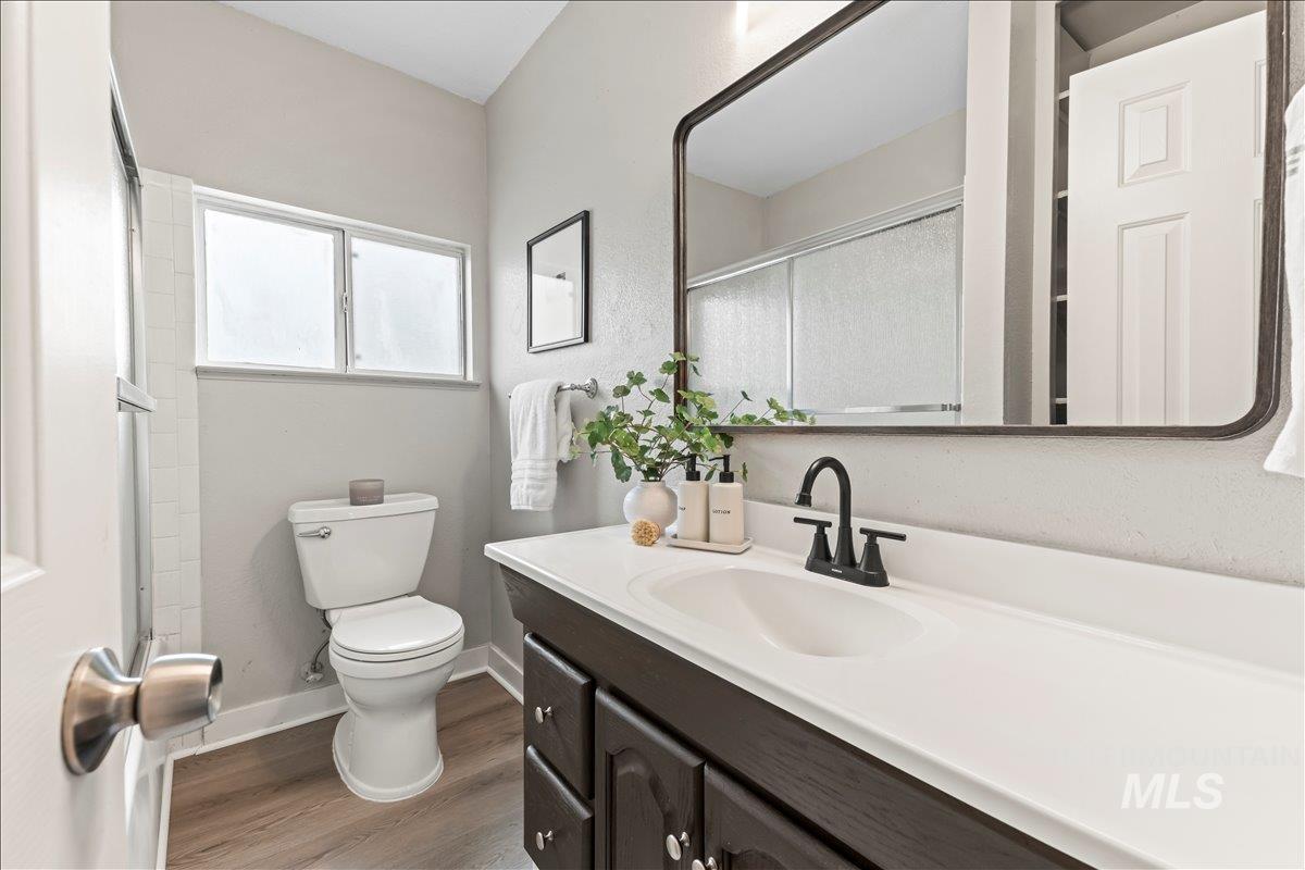 512 9th Ave S, Nampa, Idaho 83651, 5 Bedrooms, 2 Bathrooms, Residential For Sale, Price $375,000,MLS 98976132