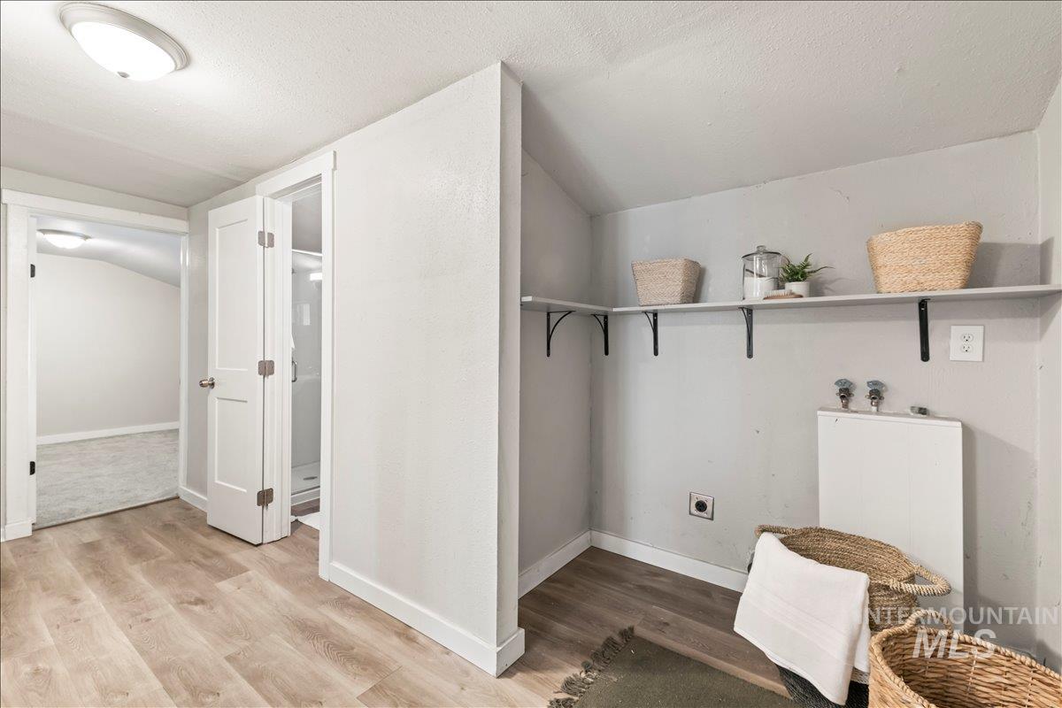 512 9th Ave S, Nampa, Idaho 83651, 5 Bedrooms, 2 Bathrooms, Residential For Sale, Price $375,000,MLS 98976132