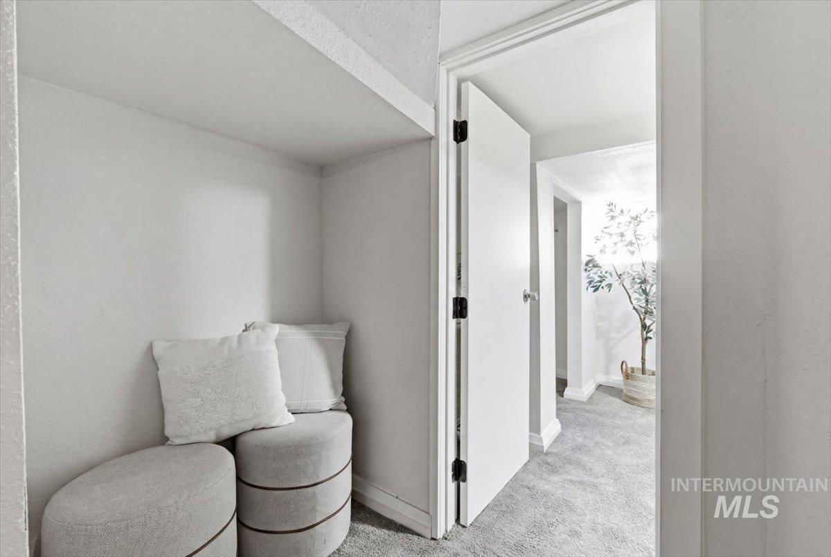 512 9th Ave S, Nampa, Idaho 83651, 5 Bedrooms, 2 Bathrooms, Residential For Sale, Price $375,000,MLS 98976132