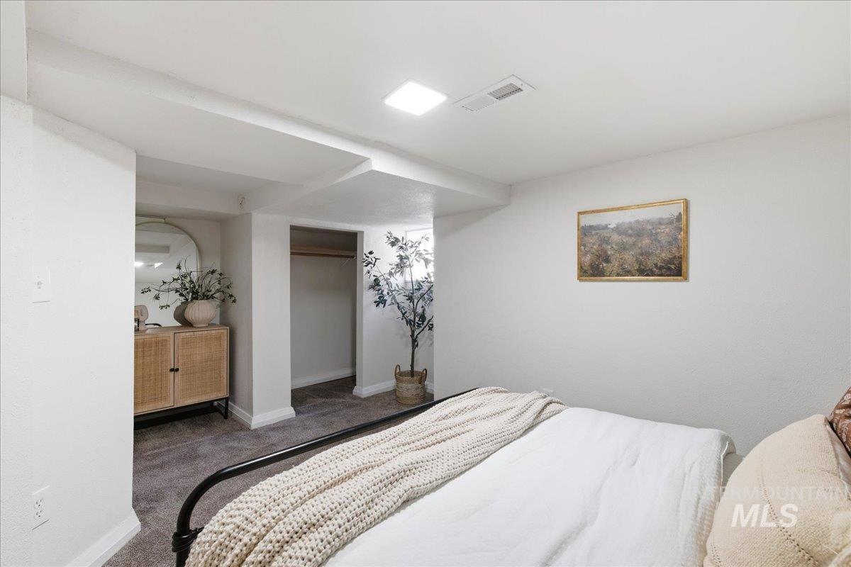 512 9th Ave S, Nampa, Idaho 83651, 5 Bedrooms, 2 Bathrooms, Residential For Sale, Price $375,000,MLS 98976132