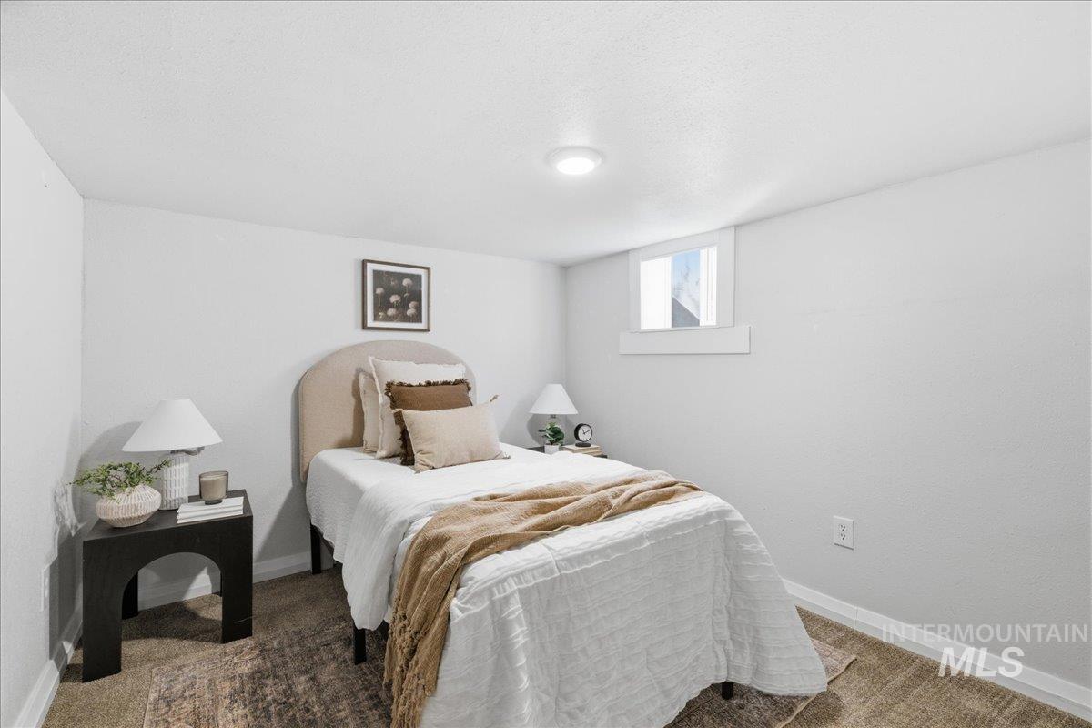 512 9th Ave S, Nampa, Idaho 83651, 5 Bedrooms, 2 Bathrooms, Residential For Sale, Price $375,000,MLS 98976132