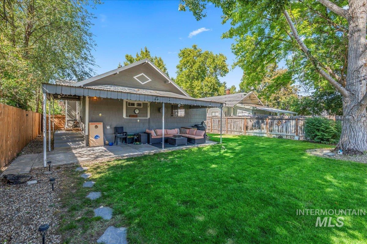 512 9th Ave S, Nampa, Idaho 83651, 5 Bedrooms, 2 Bathrooms, Residential For Sale, Price $375,000,MLS 98976132