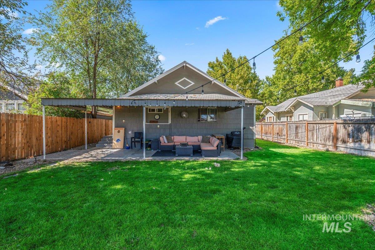 512 9th Ave S, Nampa, Idaho 83651, 5 Bedrooms, 2 Bathrooms, Residential For Sale, Price $375,000,MLS 98976132