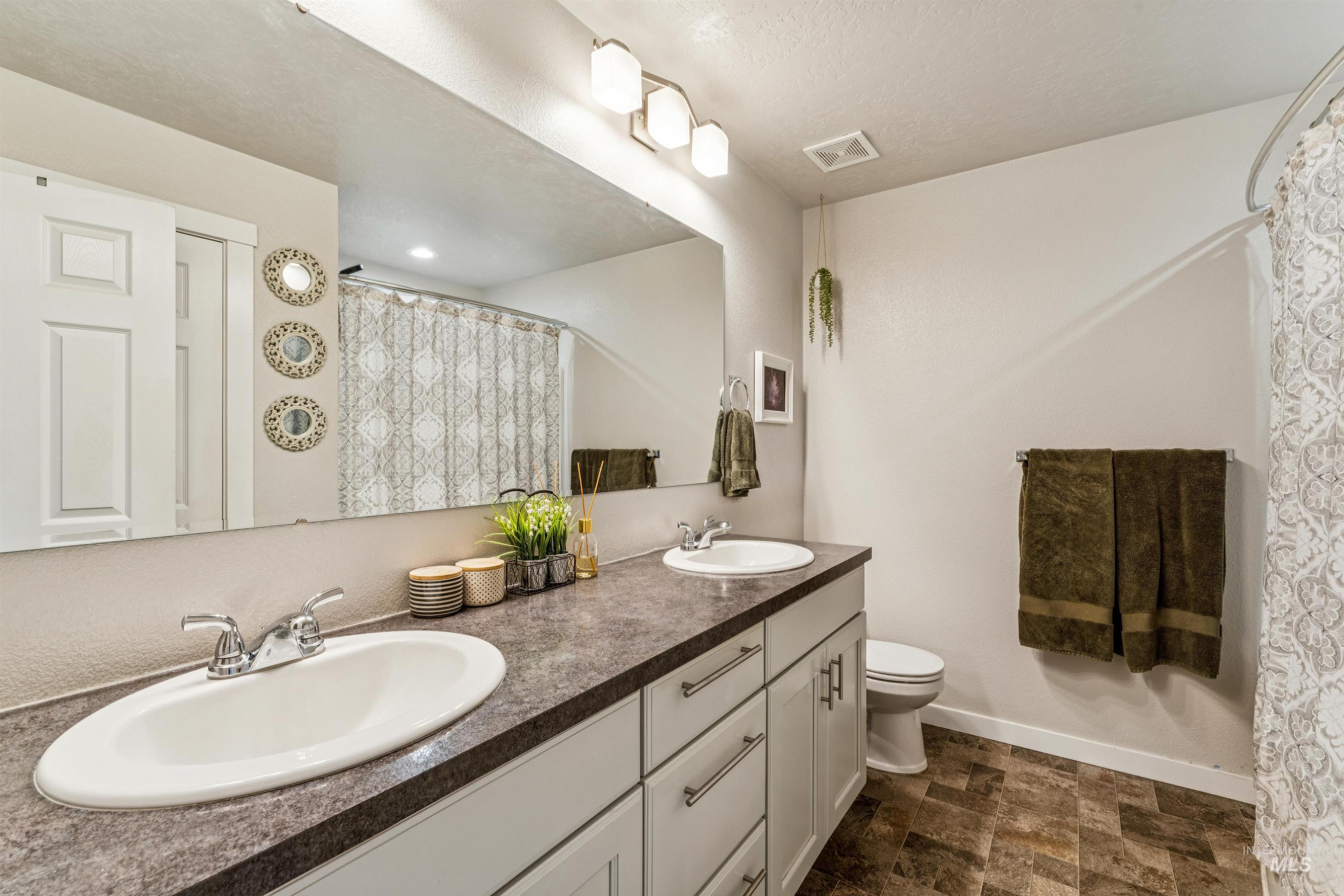 3541 NW 11th Ave, Meridian, Idaho 83646, 4 Bedrooms, 2.5 Bathrooms, Residential For Sale, Price $518,000, 98976133