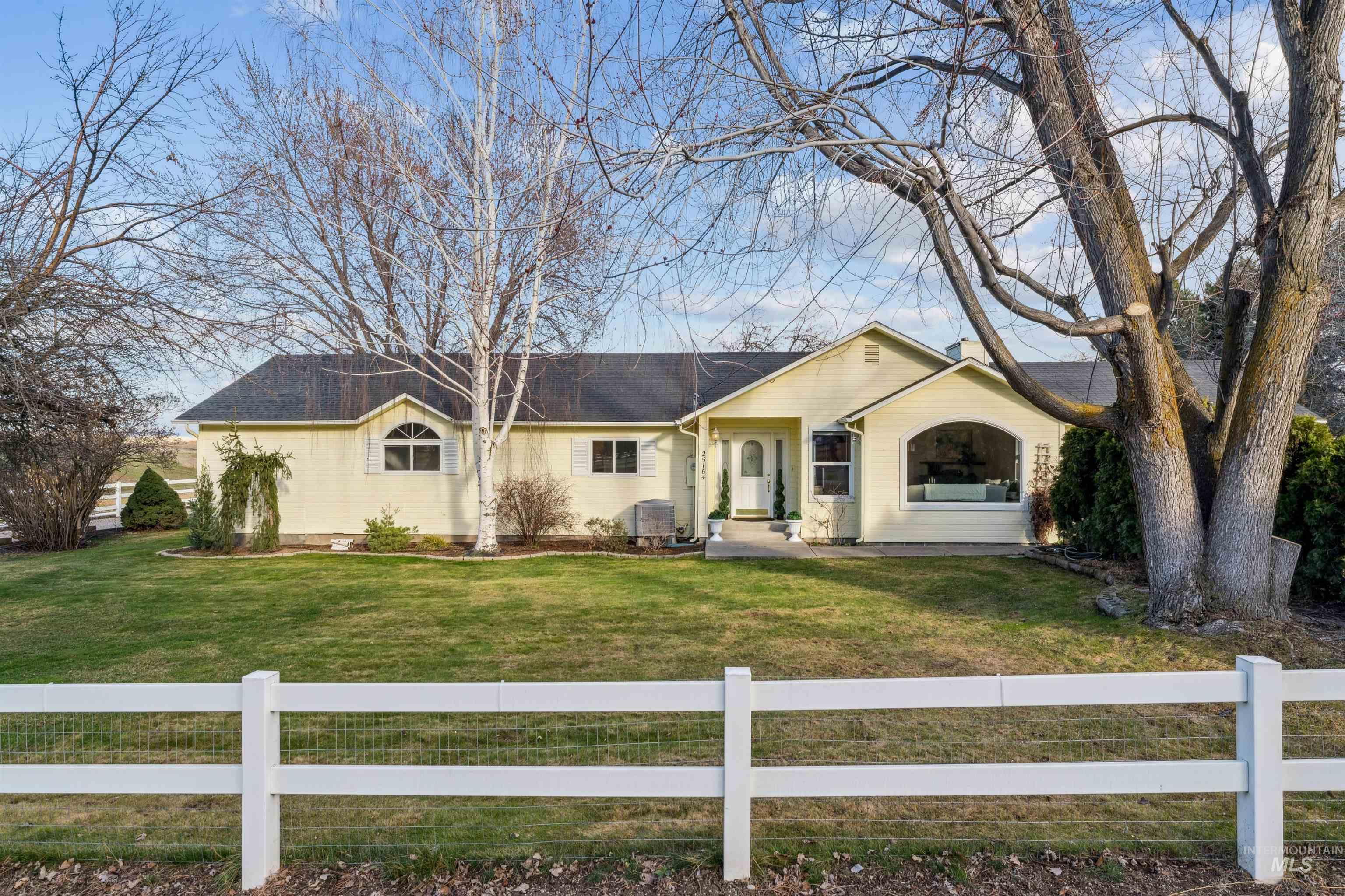 25164 Lansing Lane, Middleton, Idaho 83644, 3 Bedrooms, 2 Bathrooms, Residential For Sale, Price $875,000,MLS 98976134