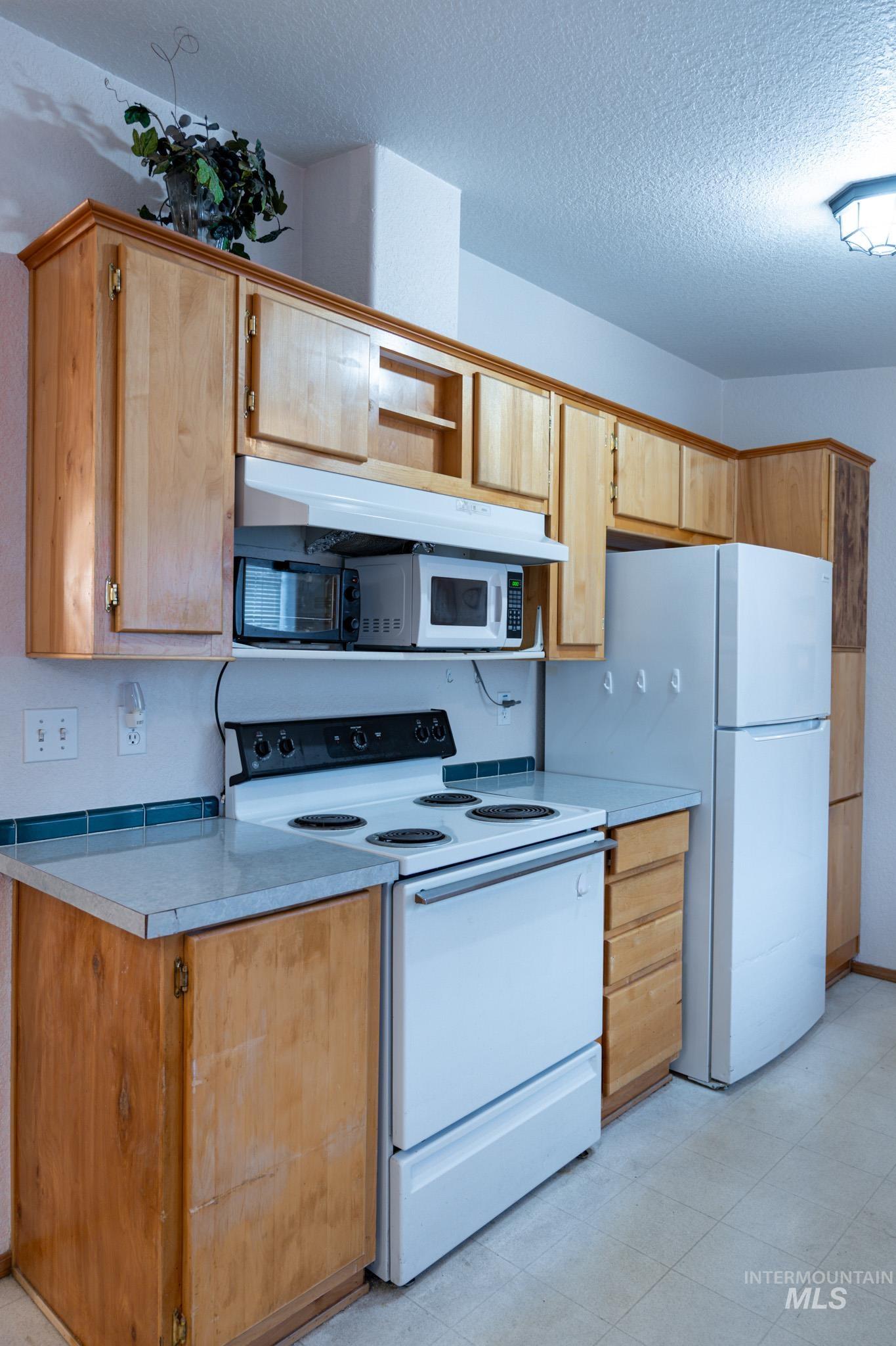 347 NW 7th Ave, Ontario, Oregon 97914-0000, 3 Bedrooms, 2 Bathrooms, Residential For Sale, Price $180,000, 98976135