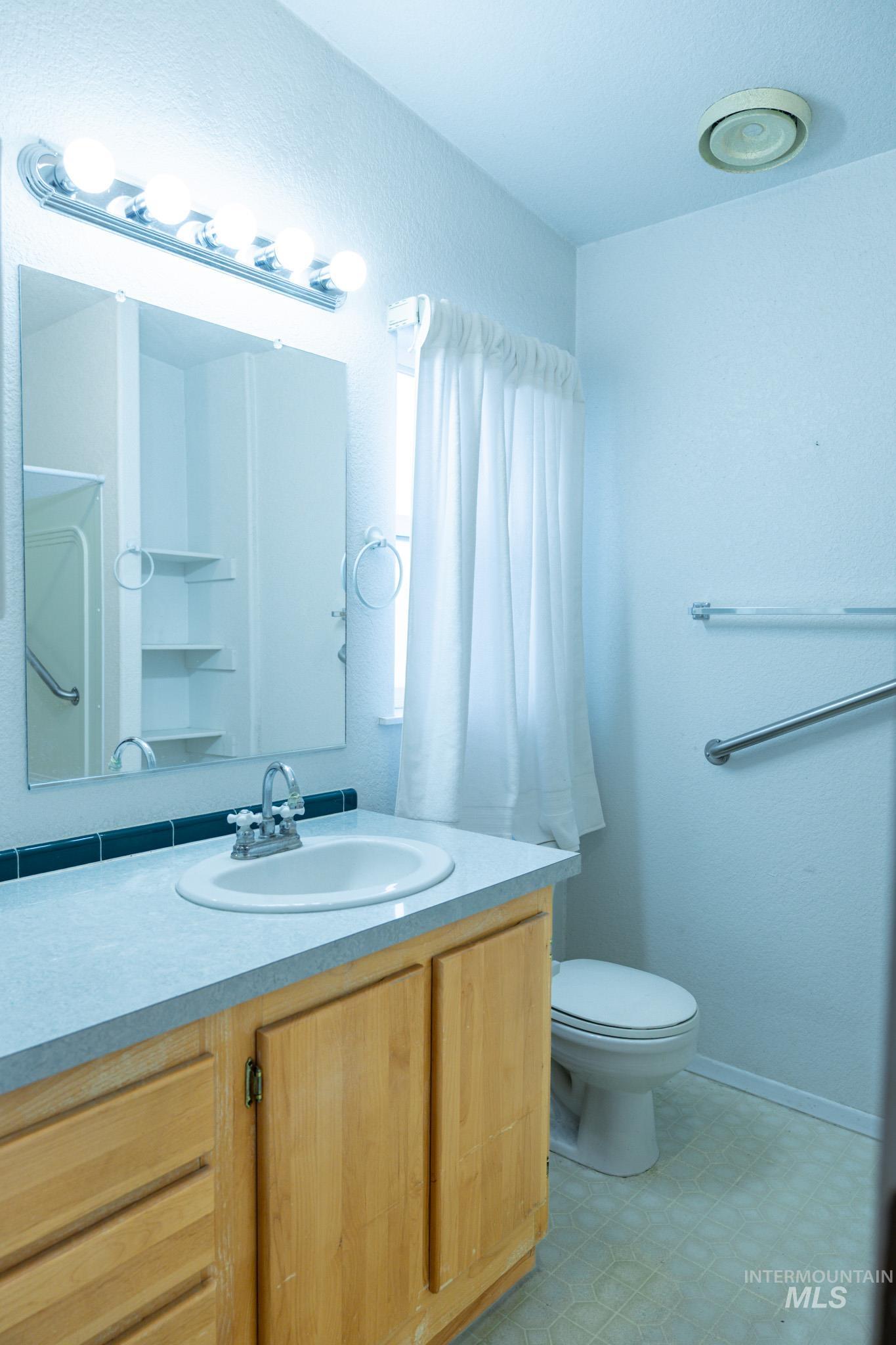 347 NW 7th Ave, Ontario, Oregon 97914-0000, 3 Bedrooms, 2 Bathrooms, Residential For Sale, Price $180,000, 98976135