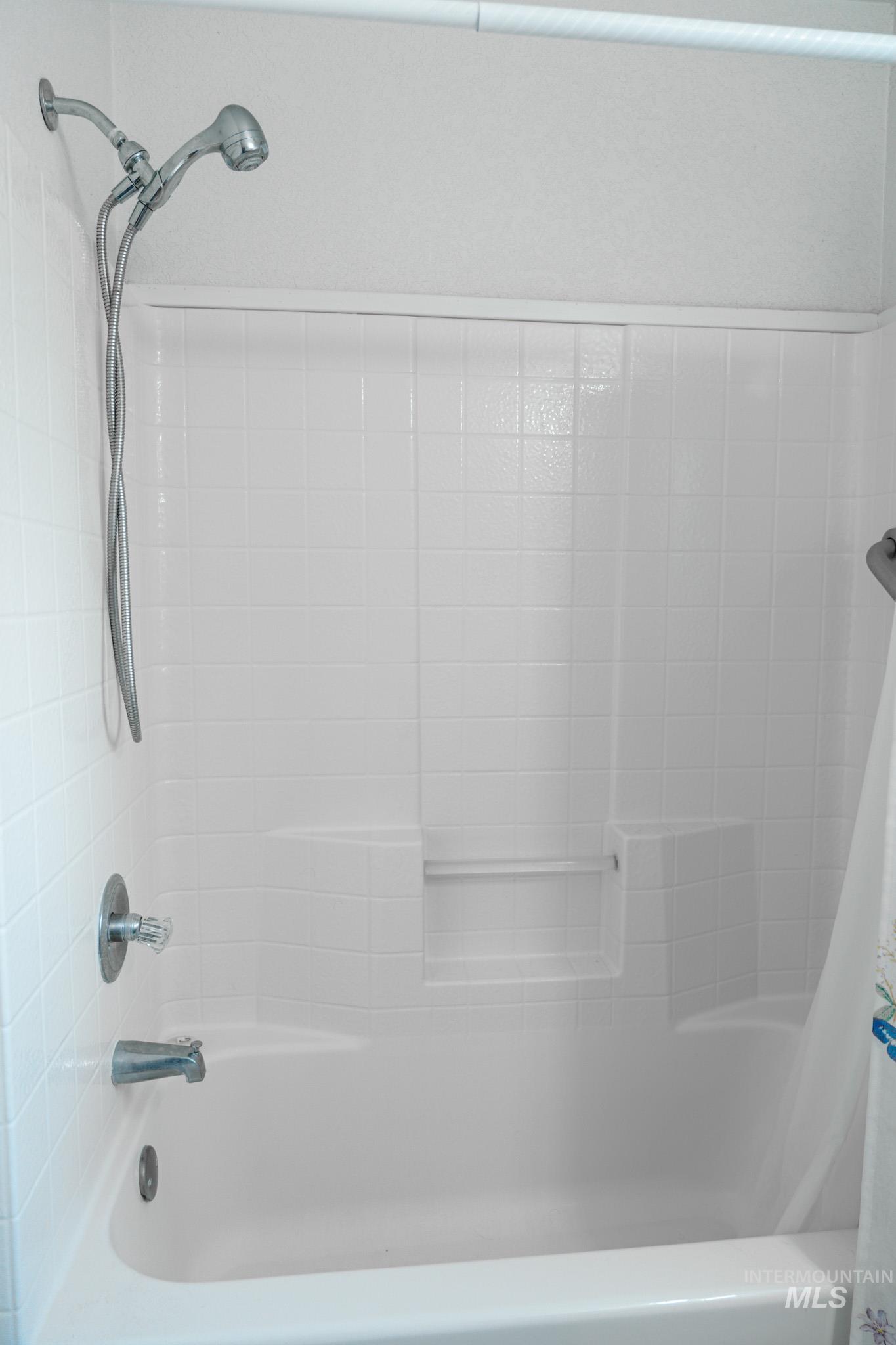 347 NW 7th Ave, Ontario, Oregon 97914-0000, 3 Bedrooms, 2 Bathrooms, Residential For Sale, Price $180,000, 98976135