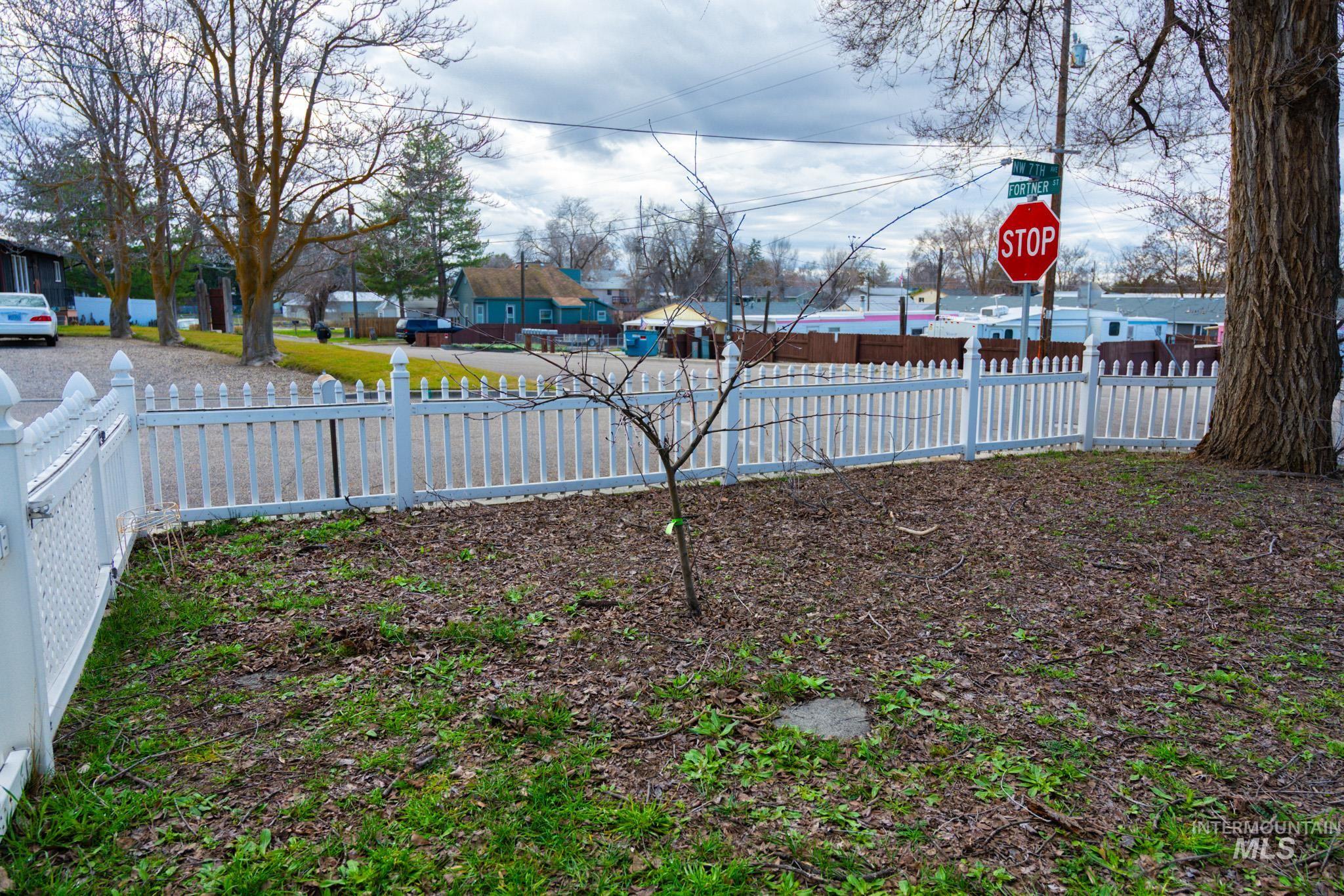 347 NW 7th Ave, Ontario, Oregon 97914-0000, 3 Bedrooms, 2 Bathrooms, Residential For Sale, Price $180,000, 98976135