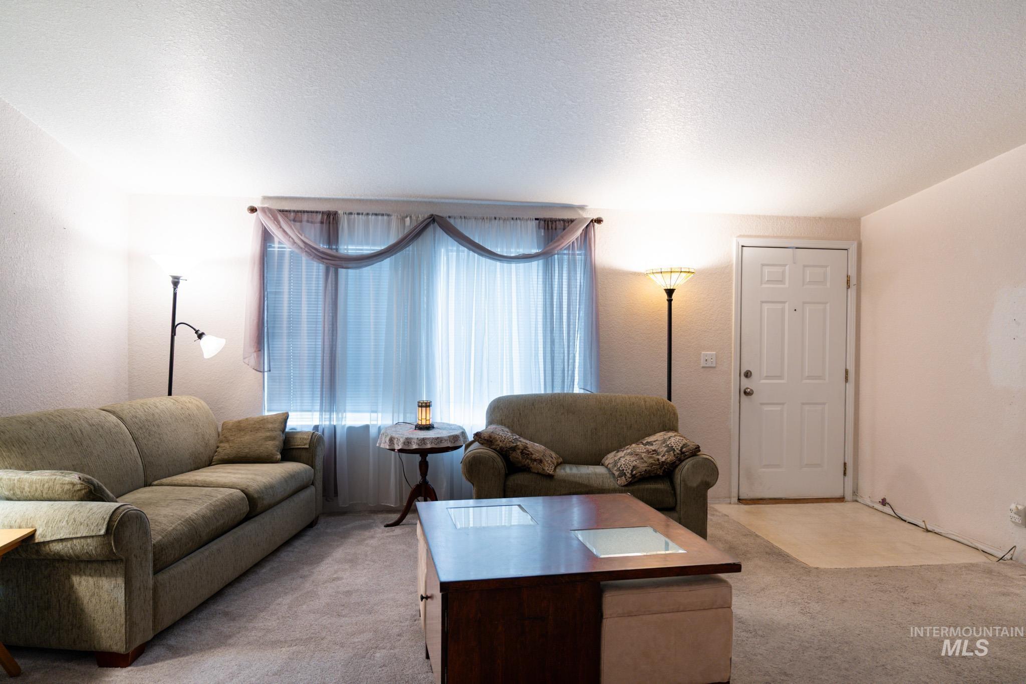 347 NW 7th Ave, Ontario, Oregon 97914-0000, 3 Bedrooms, 2 Bathrooms, Residential For Sale, Price $180,000, 98976135