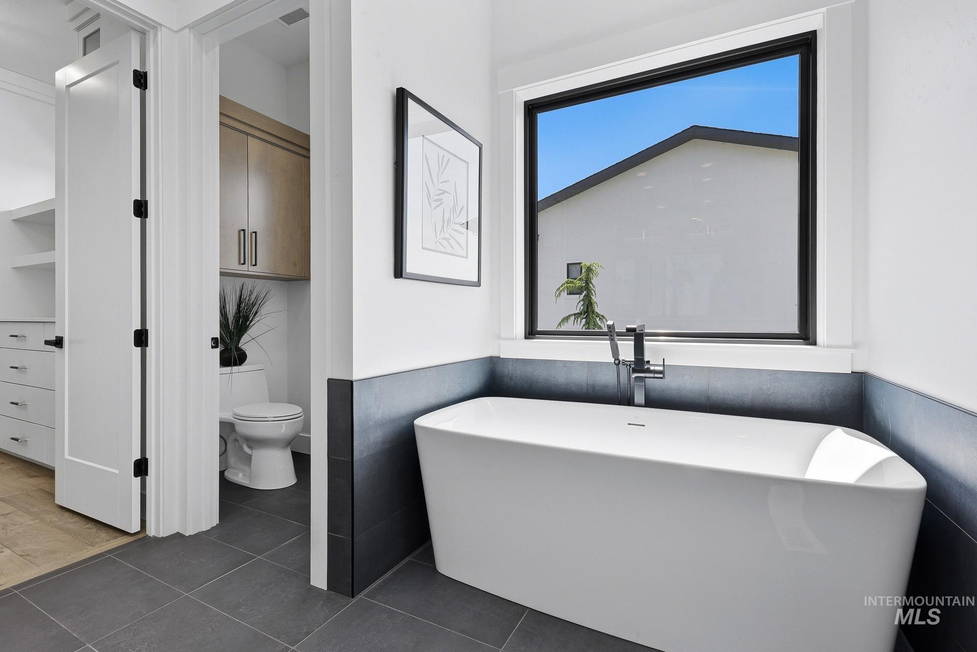 1521 S Trent Point Way, Boise, Idaho 83712, 3 Bedrooms, 3.5 Bathrooms, Residential For Sale, Price $2,161,300,MLS 98976137