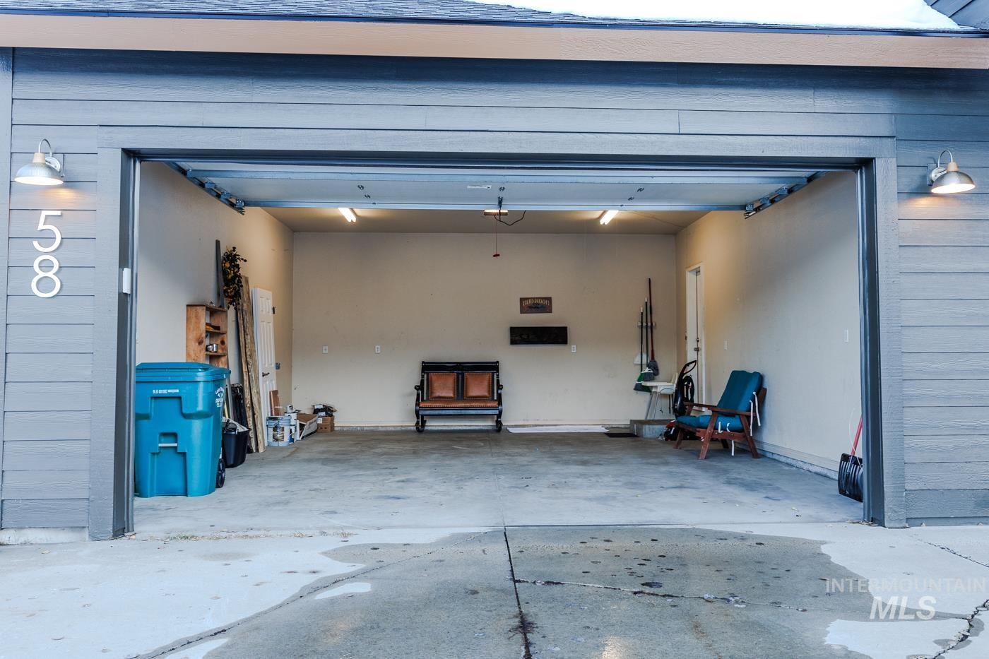 58 Charters Drive, Donnelly, Idaho 83615, 3 Bedrooms, 2 Bathrooms, Residential For Sale, Price $437,000,MLS 98976138