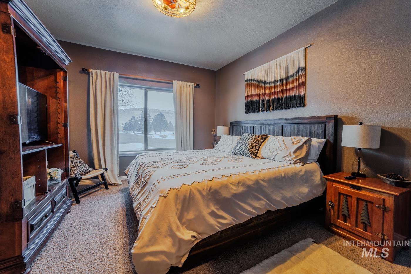 58 Charters Drive, Donnelly, Idaho 83615, 3 Bedrooms, 2 Bathrooms, Residential For Sale, Price $437,000,MLS 98976138