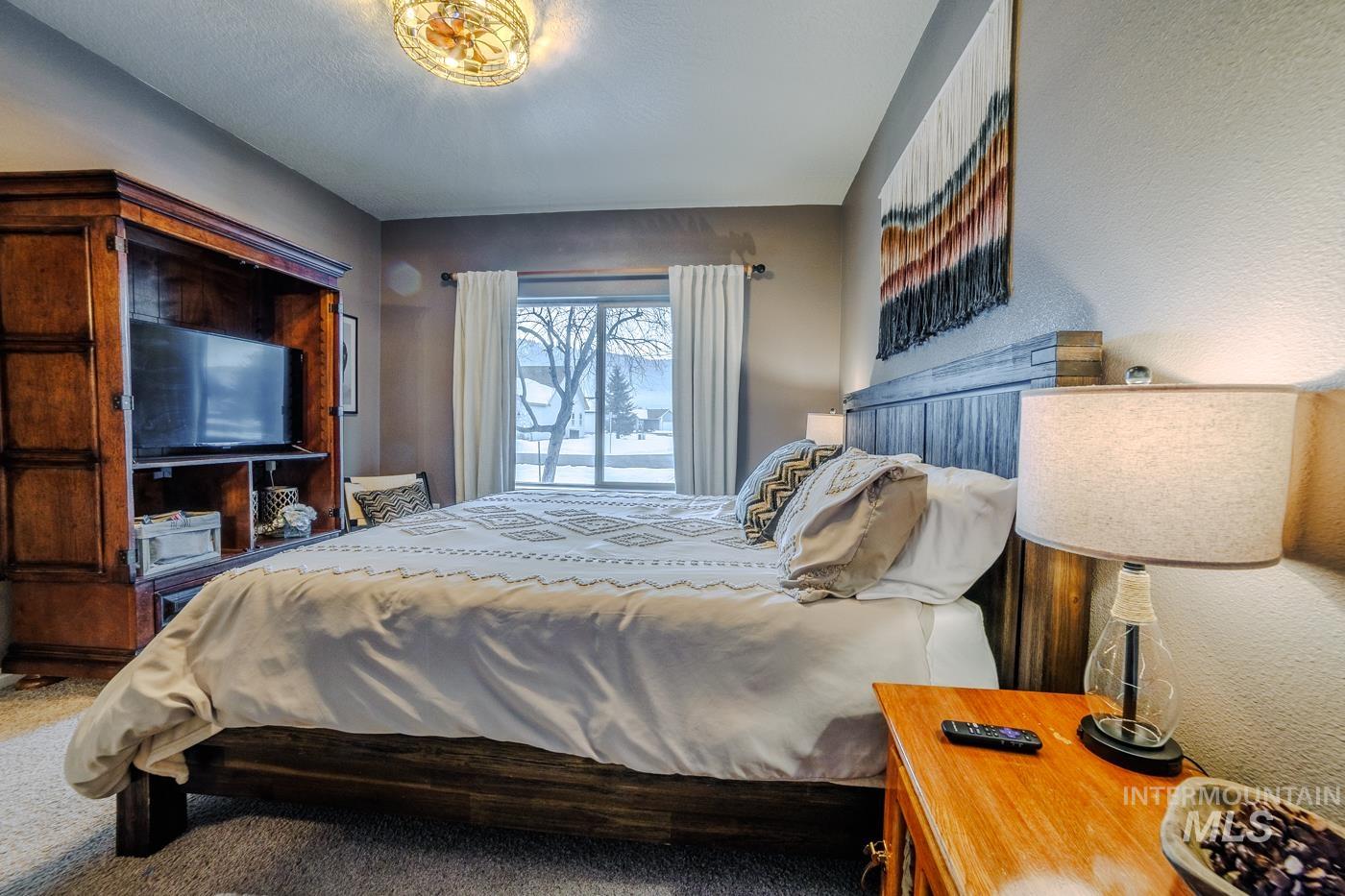 58 Charters Drive, Donnelly, Idaho 83615, 3 Bedrooms, 2 Bathrooms, Residential For Sale, Price $437,000,MLS 98976138