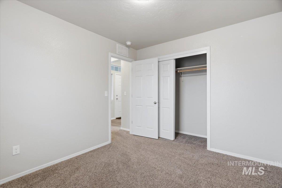 6706 S Birch Creek Ave, Meridian, Idaho 83642, 3 Bedrooms, 2 Bathrooms, Residential For Sale, Price $385,000,MLS 98976139