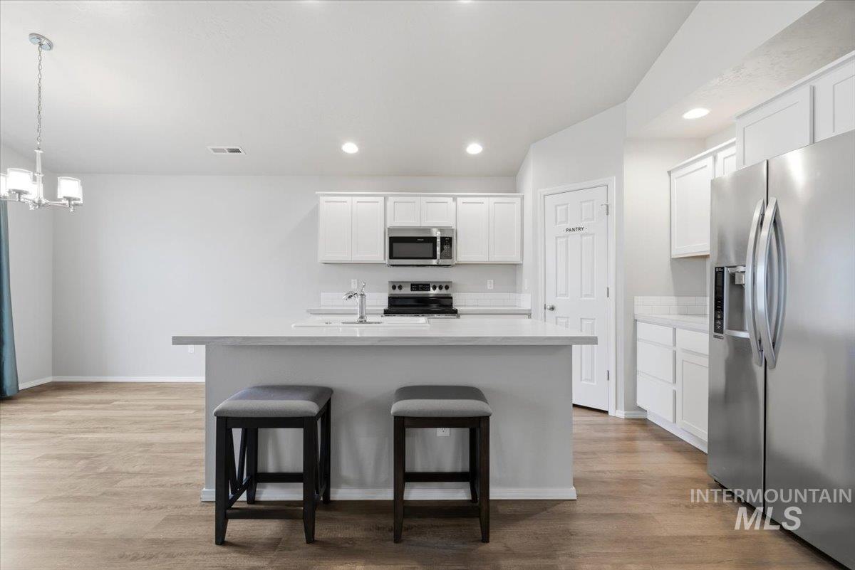 6706 S Birch Creek Ave, Meridian, Idaho 83642, 3 Bedrooms, 2 Bathrooms, Residential For Sale, Price $385,000,MLS 98976139