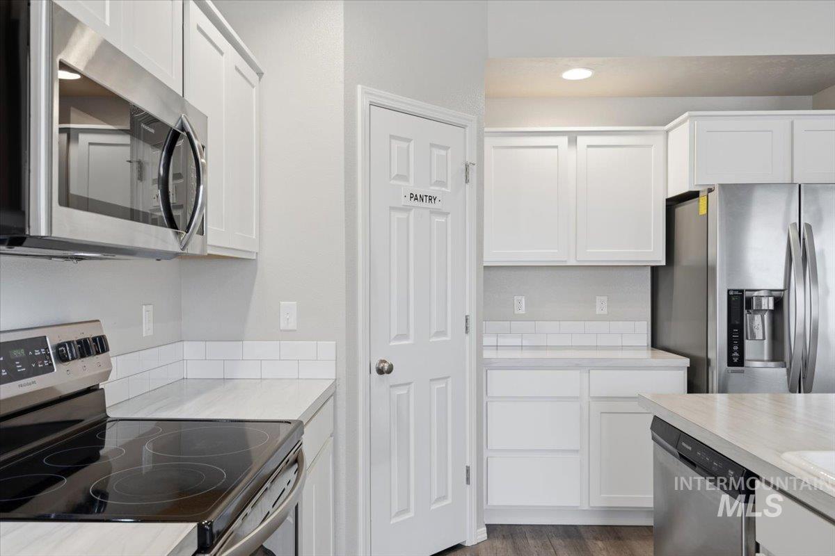 6706 S Birch Creek Ave, Meridian, Idaho 83642, 3 Bedrooms, 2 Bathrooms, Residential For Sale, Price $385,000,MLS 98976139