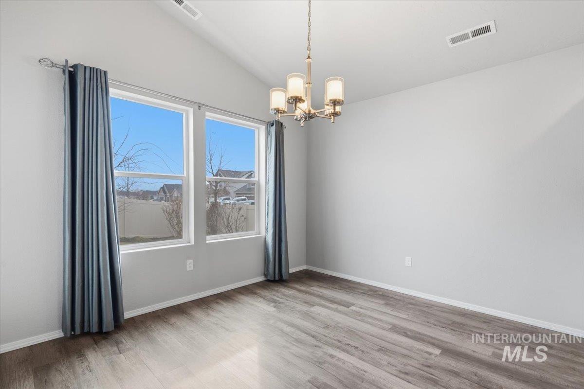 6706 S Birch Creek Ave, Meridian, Idaho 83642, 3 Bedrooms, 2 Bathrooms, Residential For Sale, Price $385,000,MLS 98976139