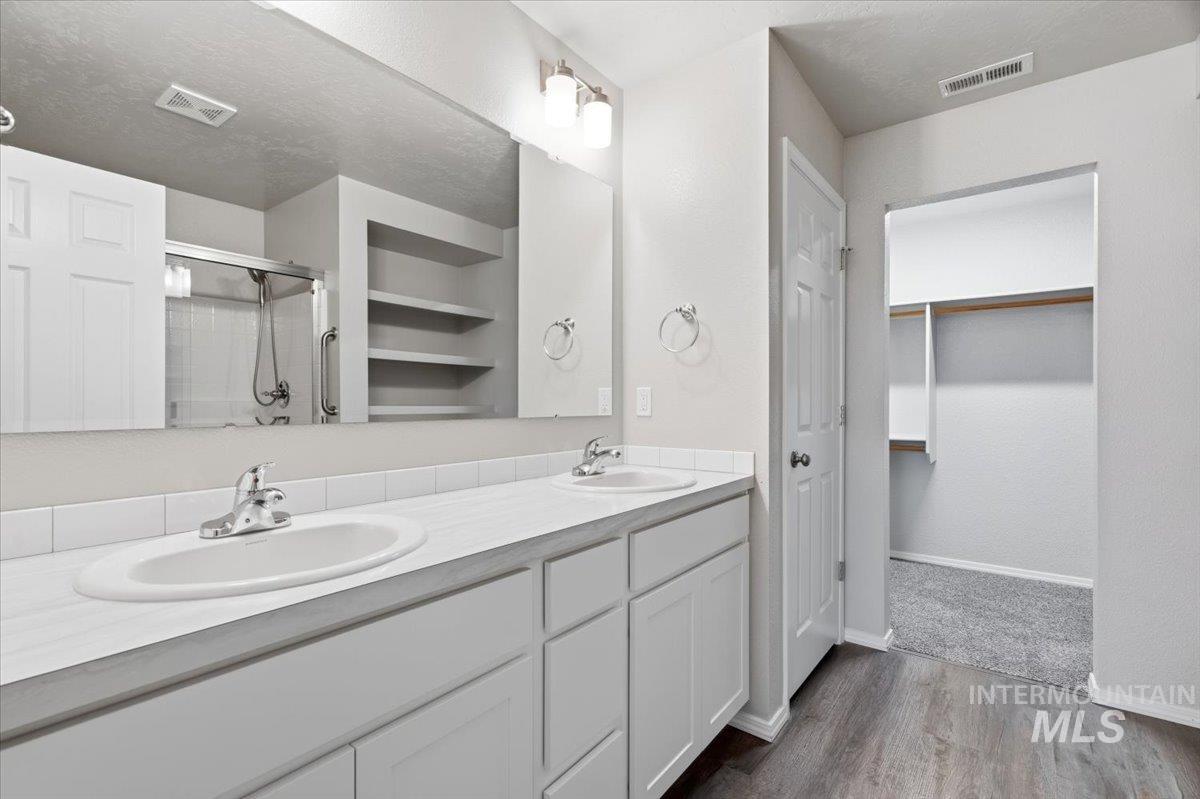 6706 S Birch Creek Ave, Meridian, Idaho 83642, 3 Bedrooms, 2 Bathrooms, Residential For Sale, Price $385,000,MLS 98976139