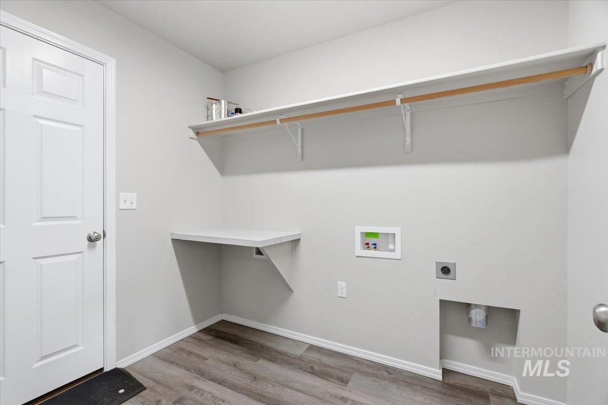 6706 S Birch Creek Ave, Meridian, Idaho 83642, 3 Bedrooms, 2 Bathrooms, Residential For Sale, Price $385,000,MLS 98976139