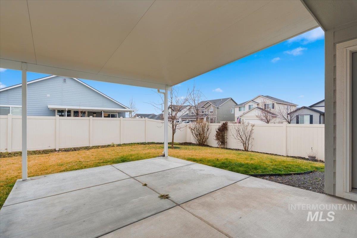 6706 S Birch Creek Ave, Meridian, Idaho 83642, 3 Bedrooms, 2 Bathrooms, Residential For Sale, Price $385,000,MLS 98976139