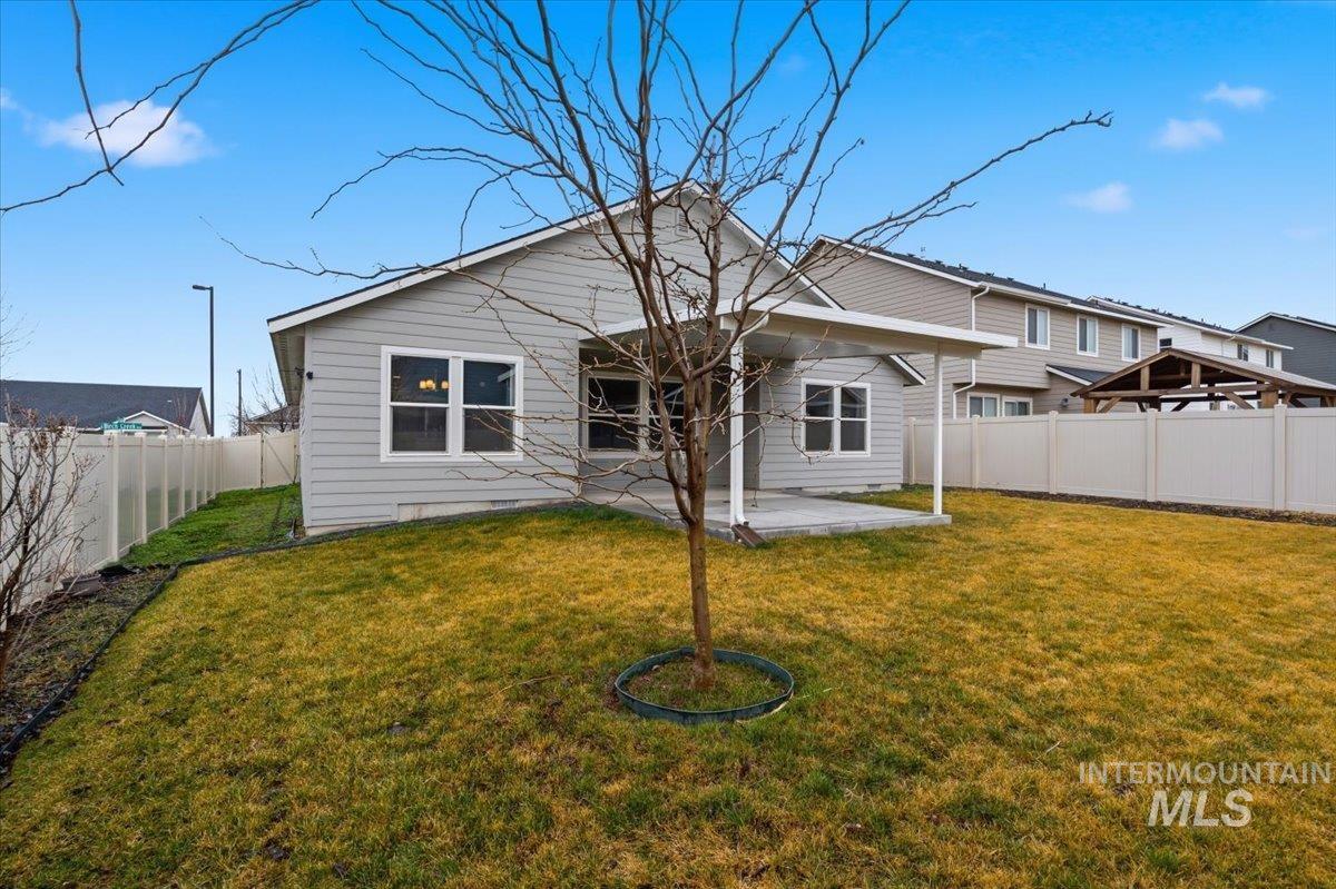 6706 S Birch Creek Ave, Meridian, Idaho 83642, 3 Bedrooms, 2 Bathrooms, Residential For Sale, Price $385,000,MLS 98976139
