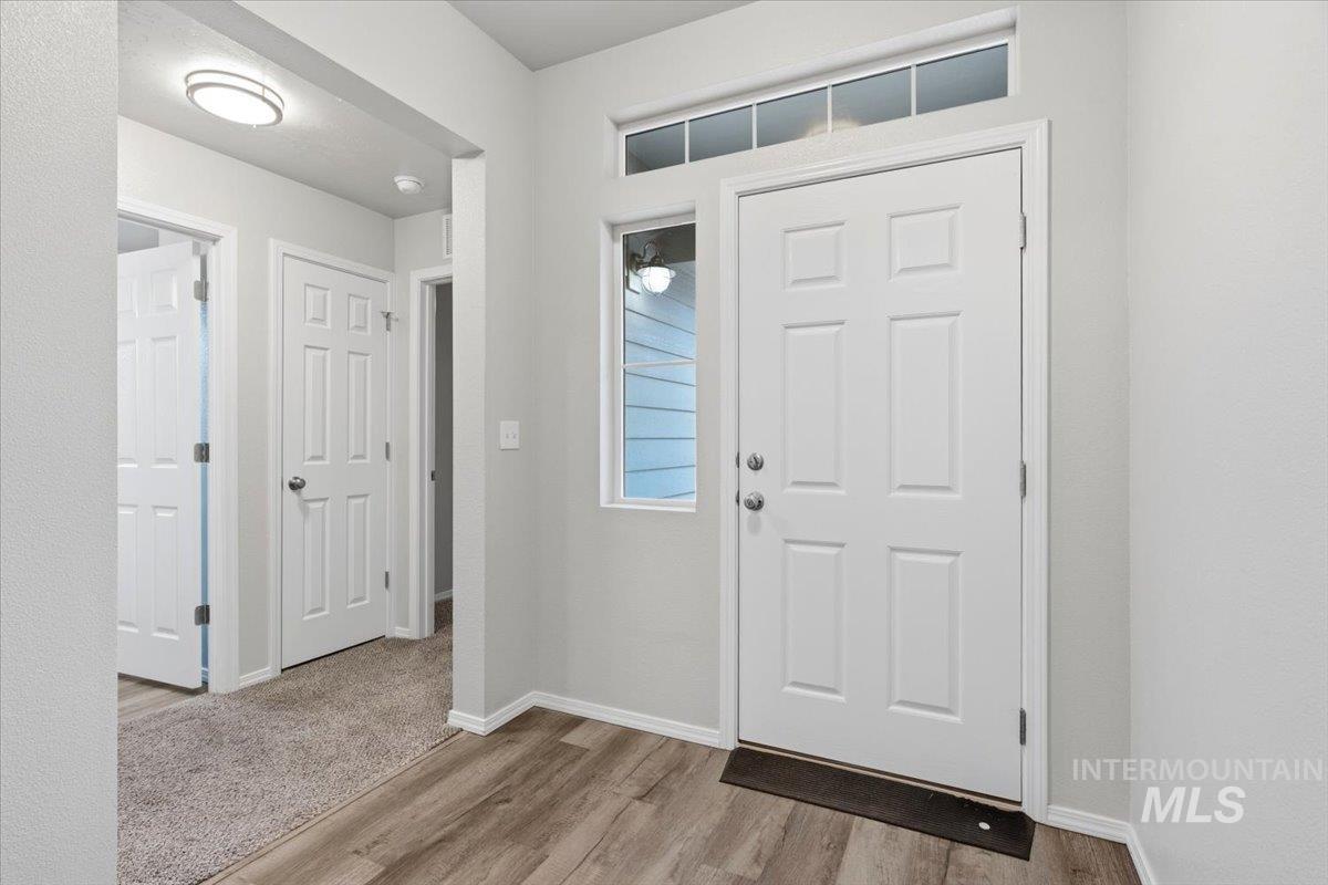 6706 S Birch Creek Ave, Meridian, Idaho 83642, 3 Bedrooms, 2 Bathrooms, Residential For Sale, Price $385,000,MLS 98976139