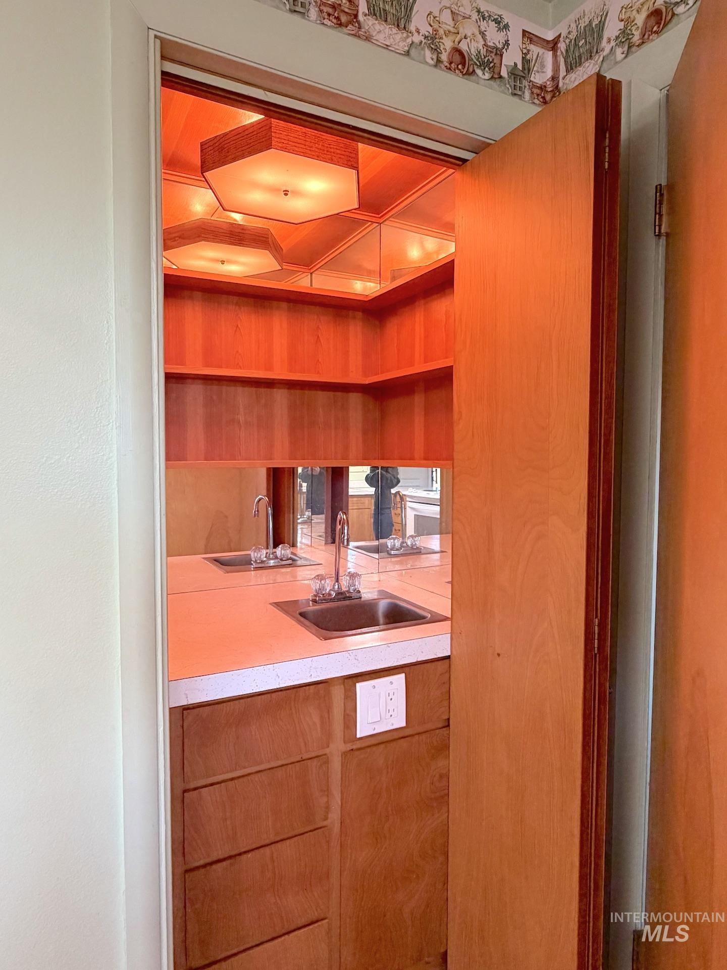 2280 Genesee Juliaetta Rd, Genesee, Idaho 83832, 3 Bedrooms, 3 Bathrooms, Residential For Sale, Price $520,000,MLS 98976143