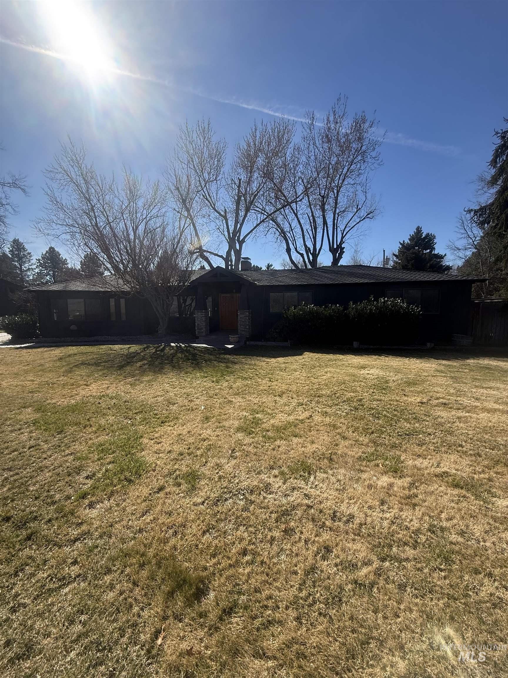 4917 Mountain View Dr, Boise, Idaho 83704, 3 Bedrooms, 2 Bathrooms, Residential For Sale, Price $995,000,MLS 98976144
