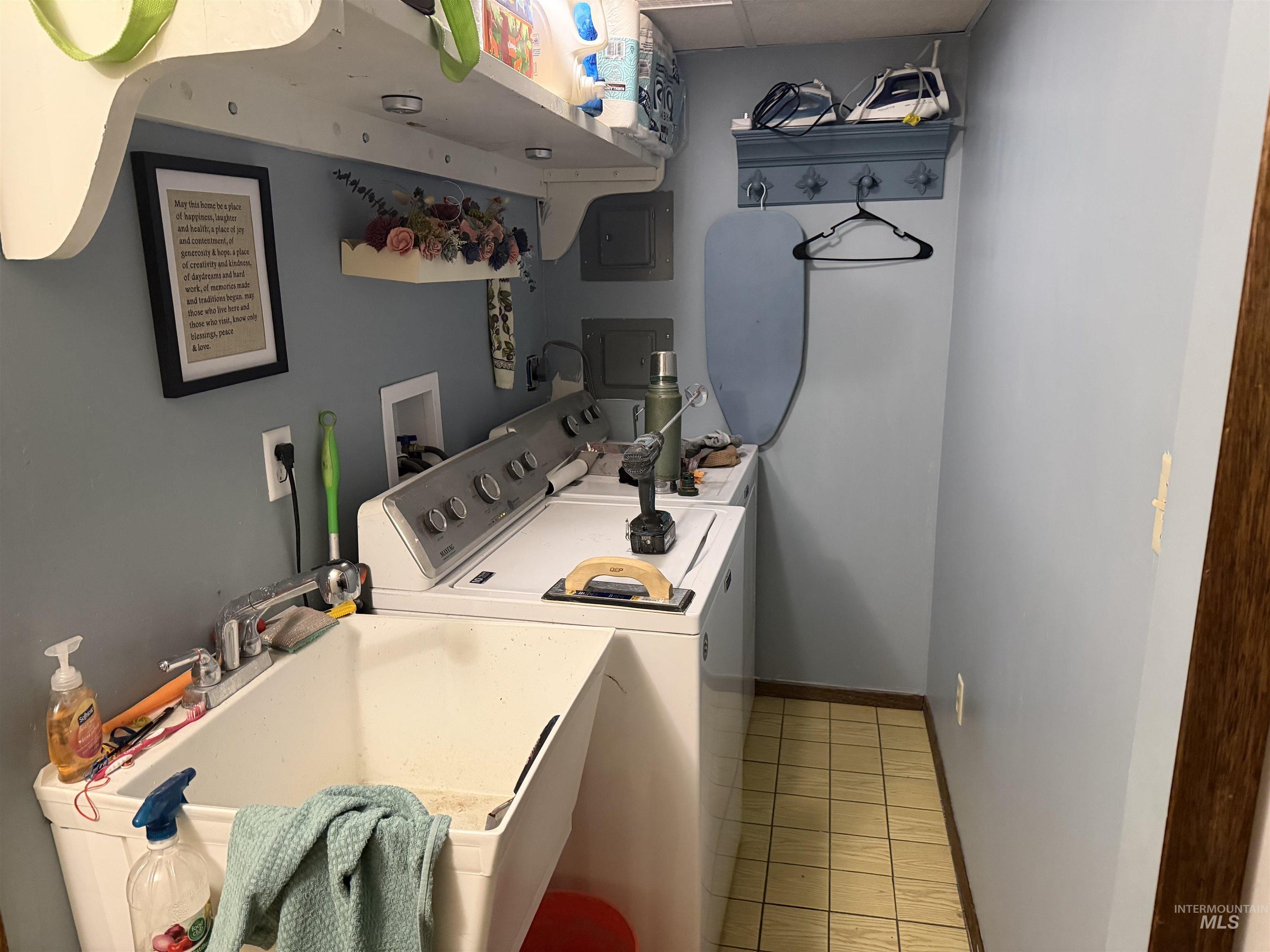 871 N Eisenhower St., Moscow, Idaho 83843, 4 Bedrooms, 2 Bathrooms, Residential For Sale, Price $410,000,MLS 98976148