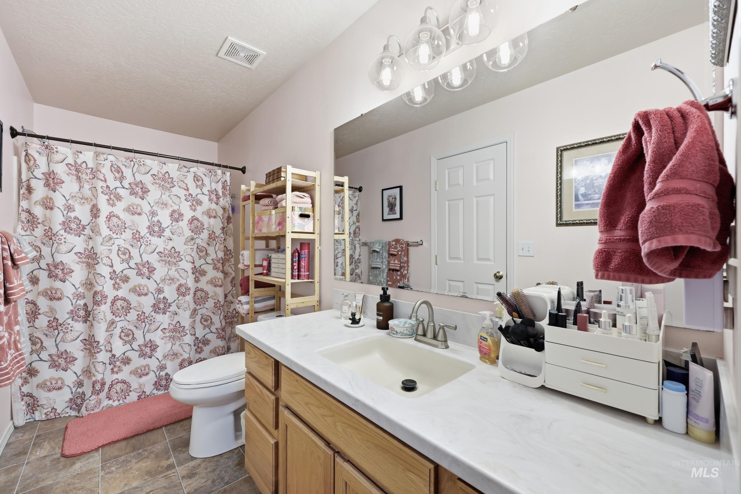 19760 Alleghenny Way, Caldwell, Idaho 83605-8050, 3 Bedrooms, 2 Bathrooms, Residential For Sale, Price $368,900,MLS 98976150