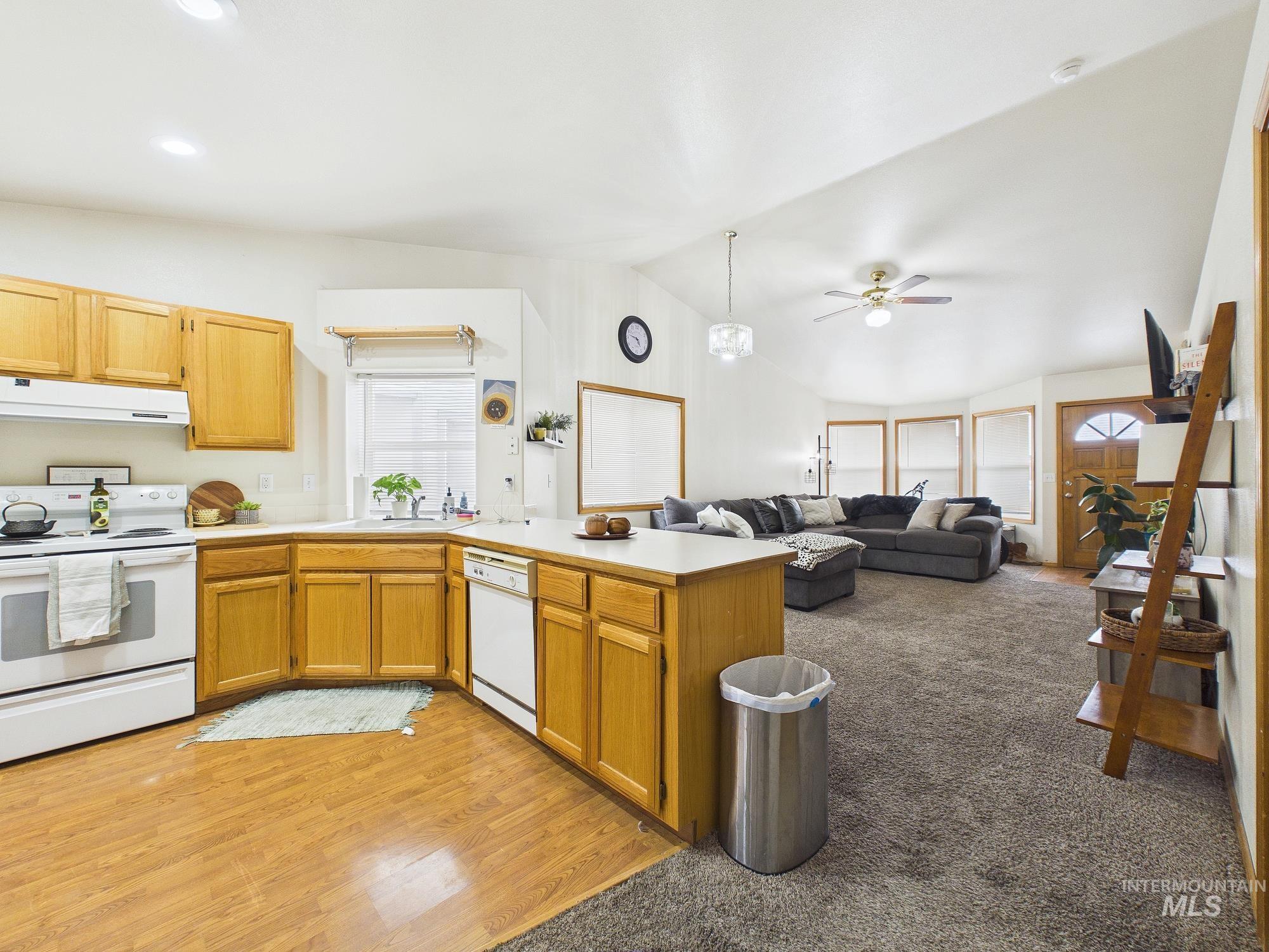 804 E Main #3, Emmett, Idaho 83617, 2 Bedrooms, 1 Bathroom, Residential For Sale, Price $270,000, 98976153