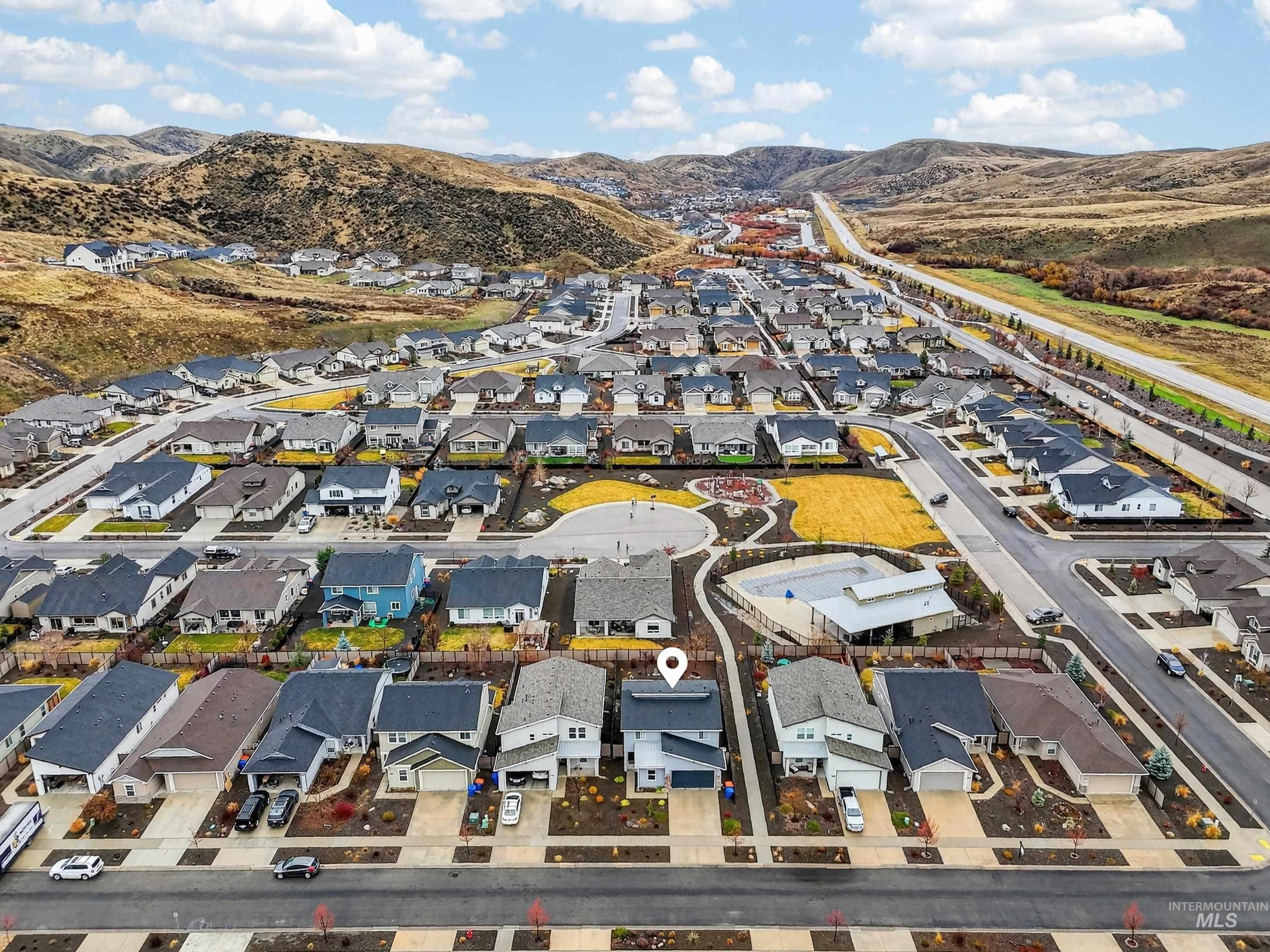 5657 W Song Sparrow St, Boise, Idaho 83714, 4 Bedrooms, 3 Bathrooms, Residential For Sale, Price $550,000,MLS 98976154